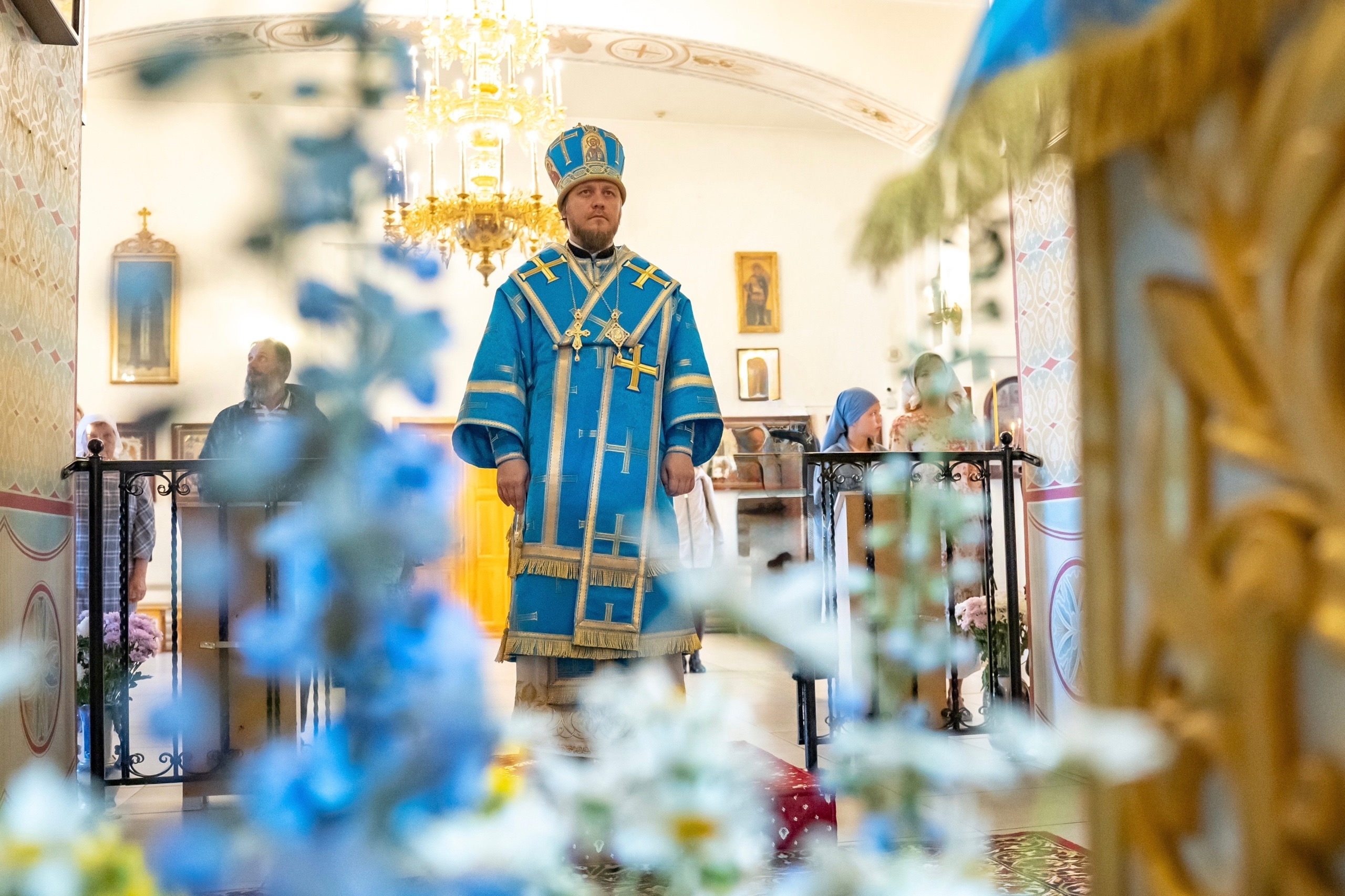 Богослужение в Серафимовском кафедральном соборе