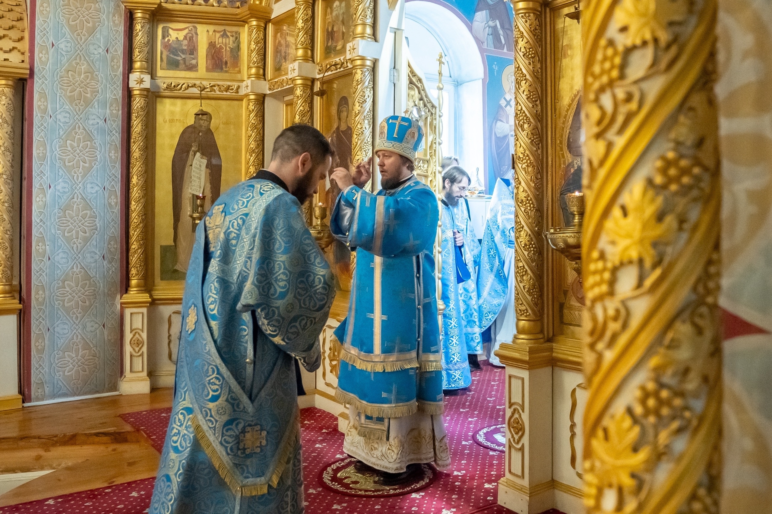 Литургия в среду 6-ой Недели по Пятидесятнице, положение честной ризы Пресвятой Богородицы во Влахерне