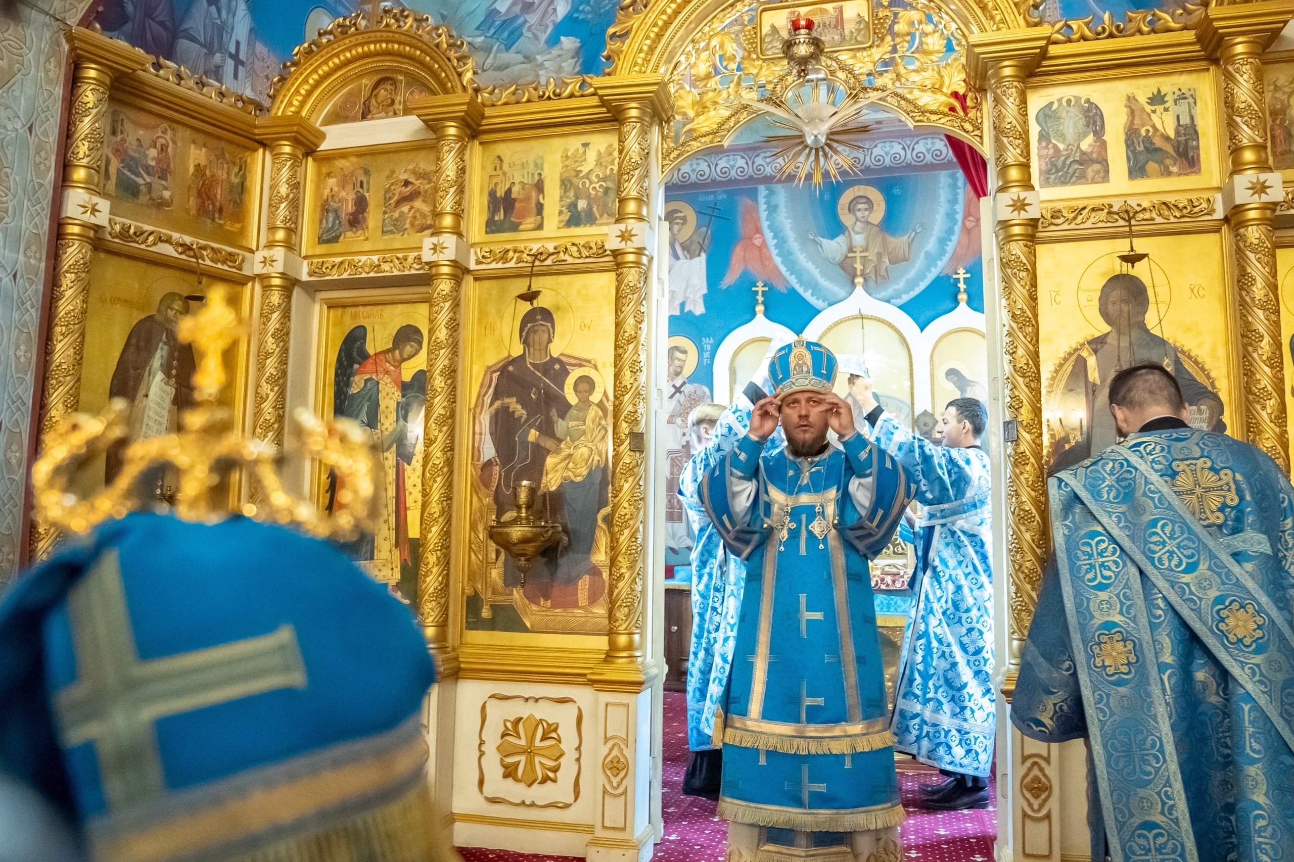 Литургия в среду 6-ой Недели по Пятидесятнице, положение честной ризы Пресвятой Богородицы во Влахерне