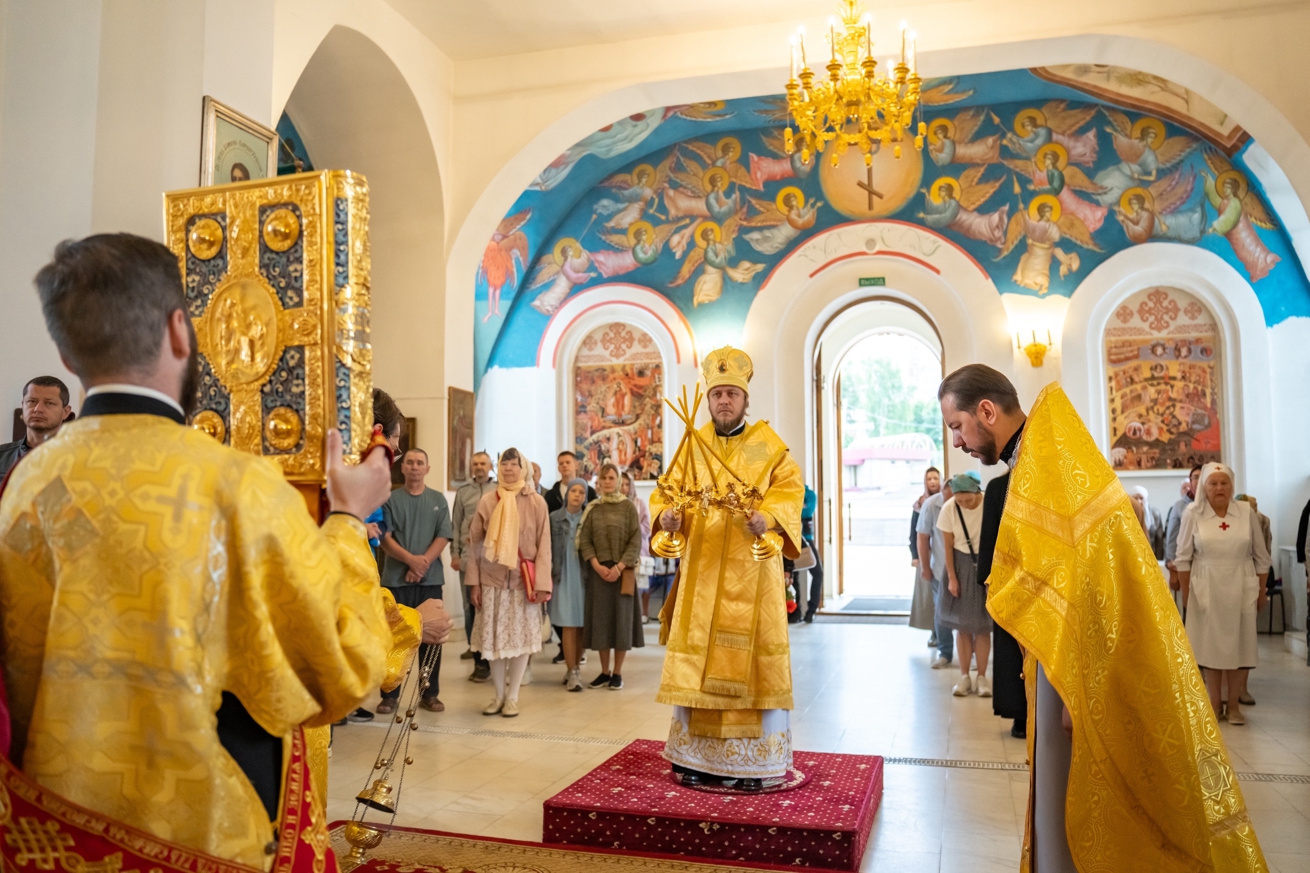 Литургия в Неделю 7-ую по Пятидесятнице. Диаконская хиротония Александра Мысливчука