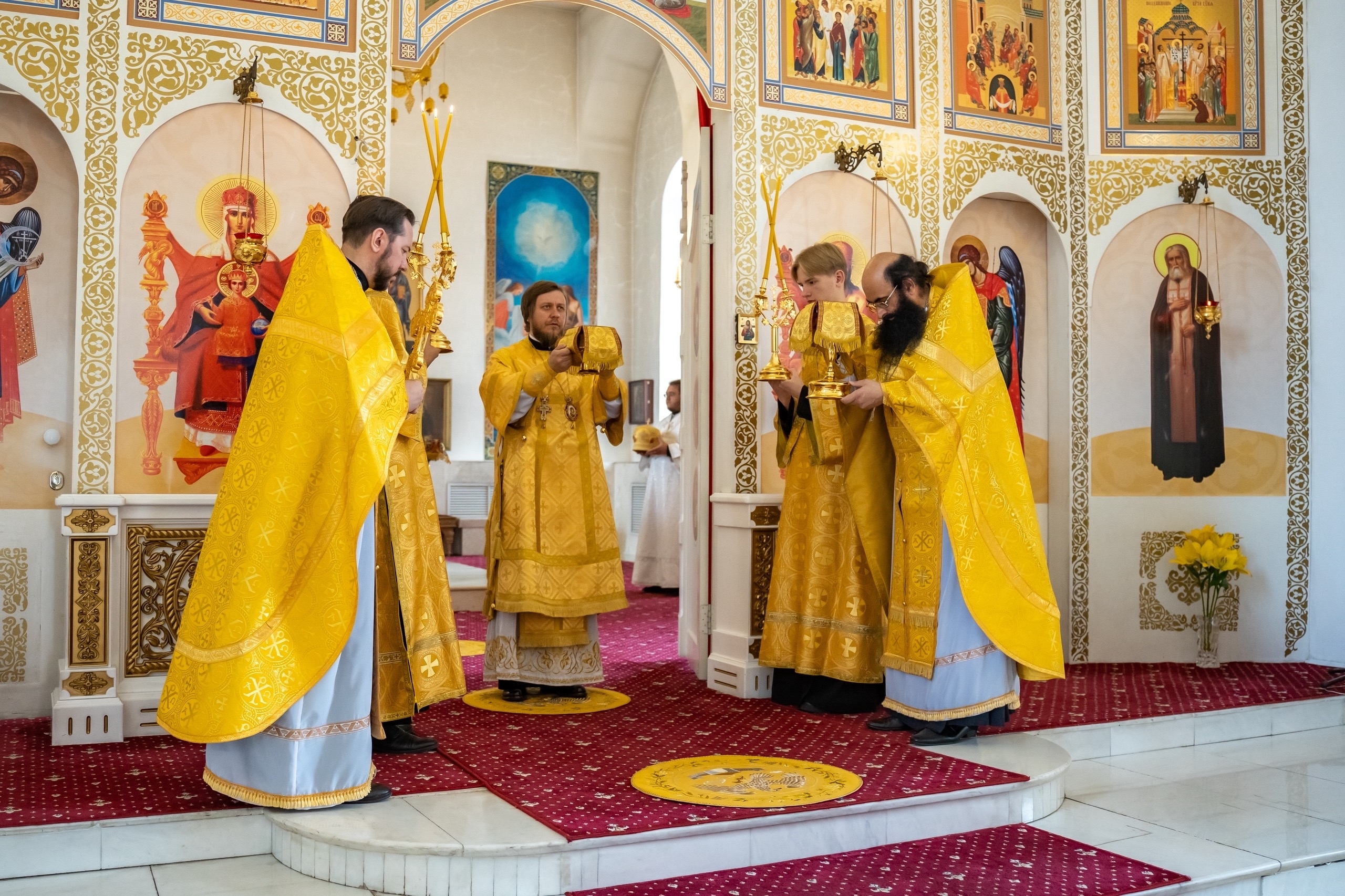 Литургия в Неделю 7-ую по Пятидесятнице. Диаконская хиротония Александра Мысливчука