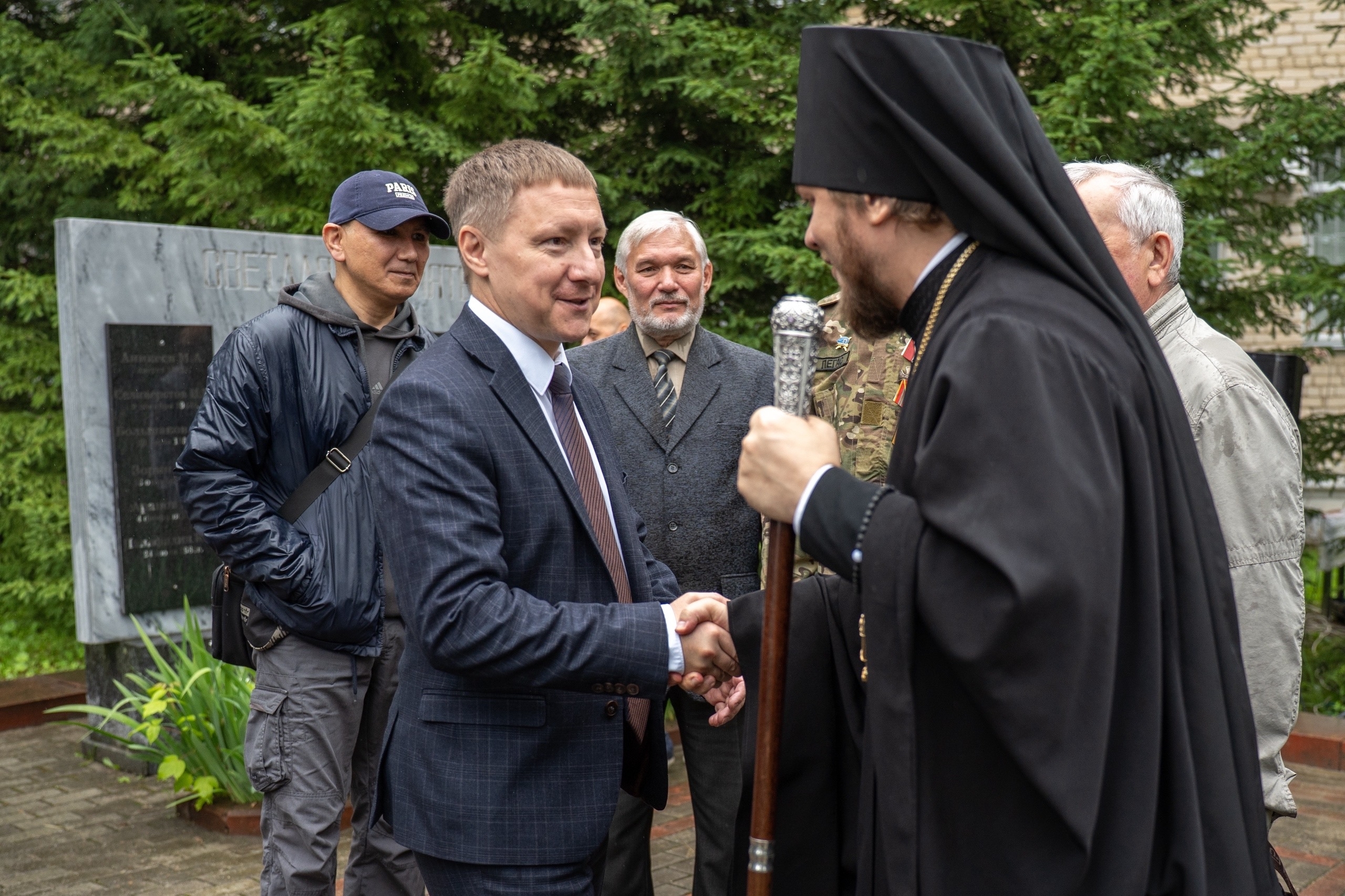  Митинг,посвященный памяти погибшего В. В. Ловцова