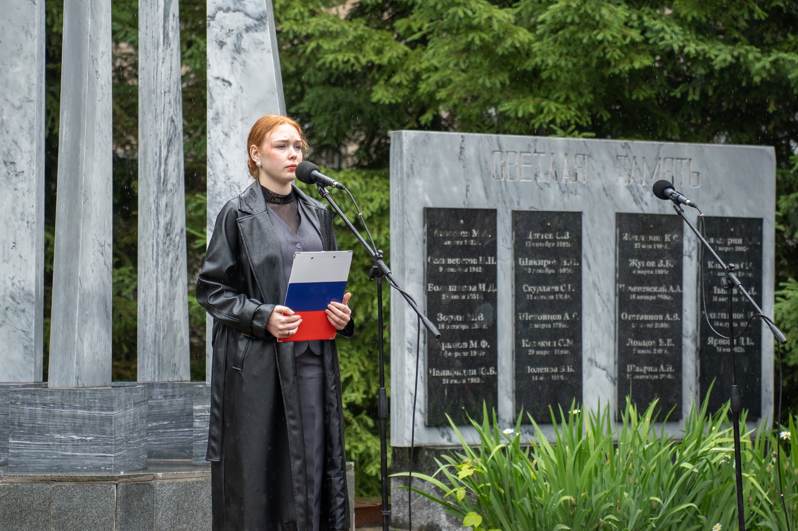  Митинг,посвященный памяти погибшего В. В. Ловцова