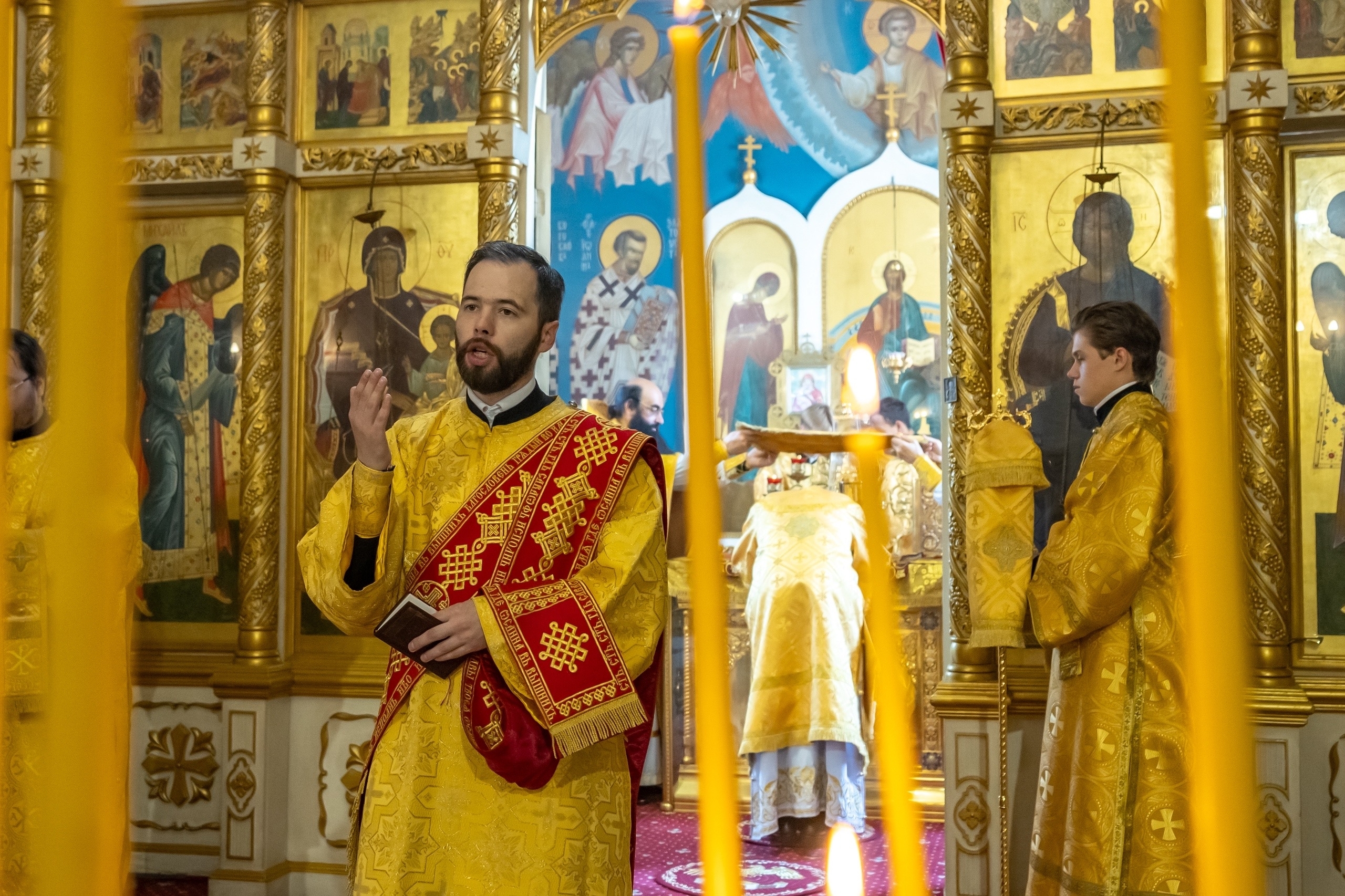 Литургия в среду 7-ой Недели по Пятидесятнице, сщмч. Панкратия в Серафимовском кафедральном соборе