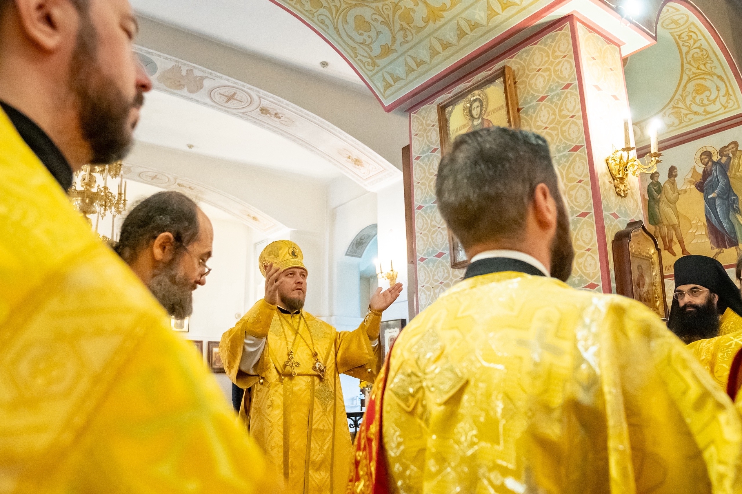 Литургия в среду 7-ой Недели по Пятидесятнице, сщмч. Панкратия в Серафимовском кафедральном соборе