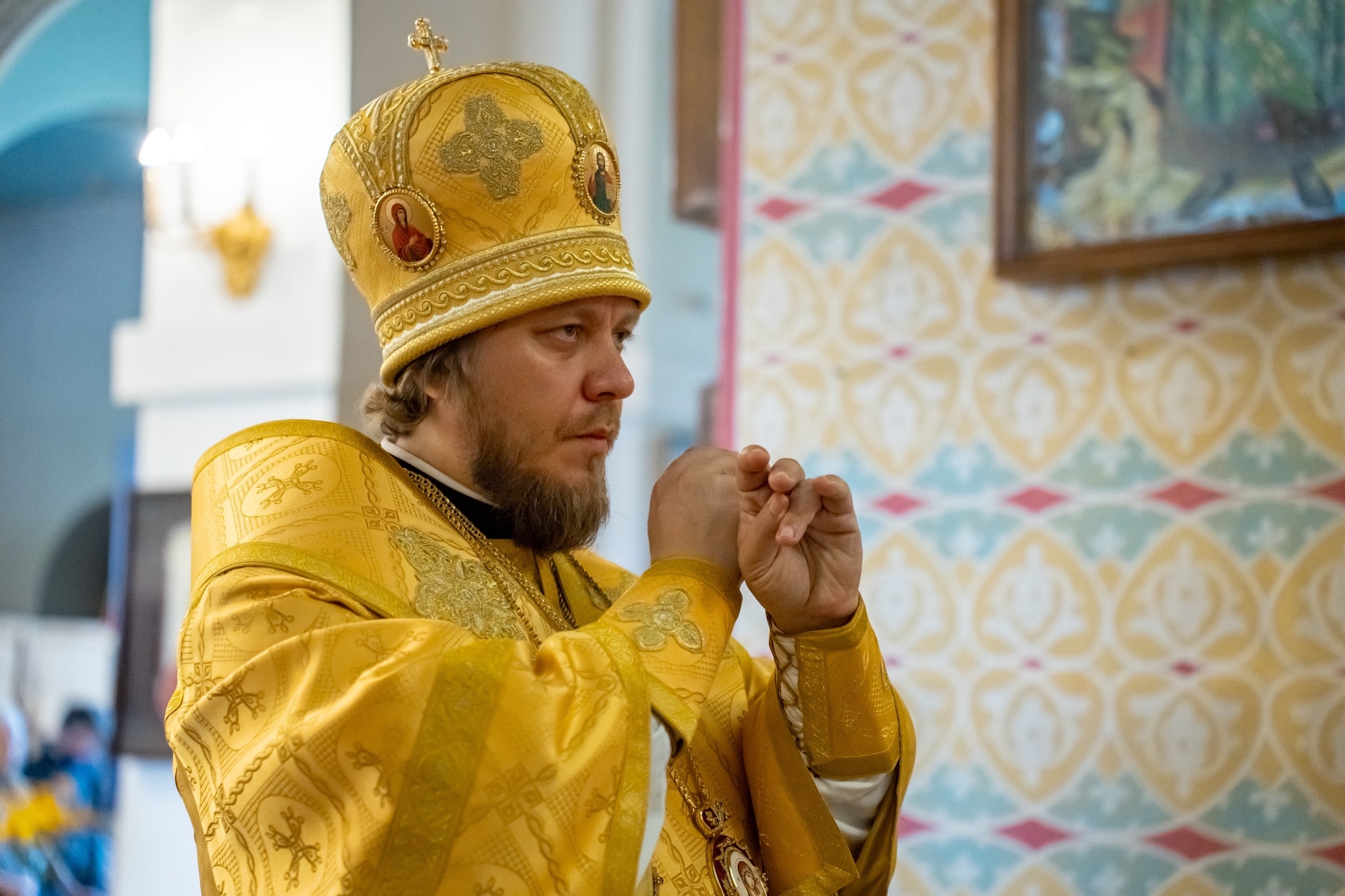 Литургия в пятницу 7-ой Недели по Пятидесятнице, св. равноап. Ольги, вел. княгини Российской в Серафимовском кафедральном соборе