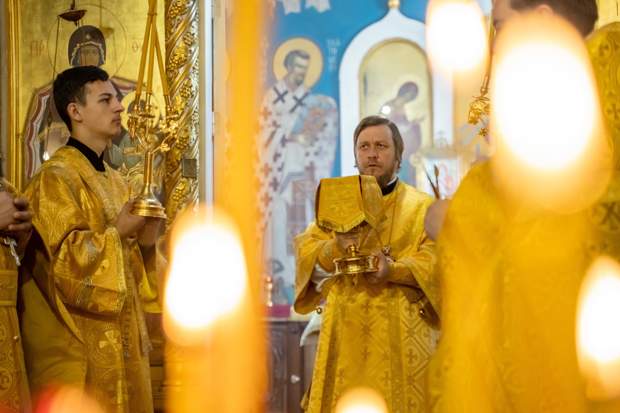 Литургия в пятницу 7-ой Недели по Пятидесятнице, св. равноап. Ольги, вел. княгини Российской в Серафимовском кафедральном соборе
