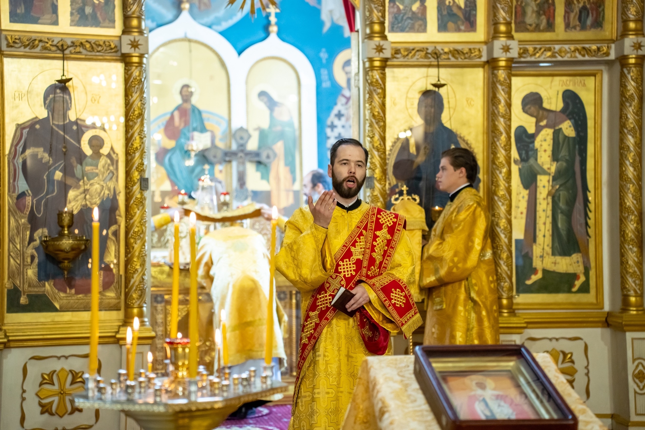 Литургия в пятницу 7-ой Недели по Пятидесятнице, св. равноап. Ольги, вел. княгини Российской в Серафимовском кафедральном соборе