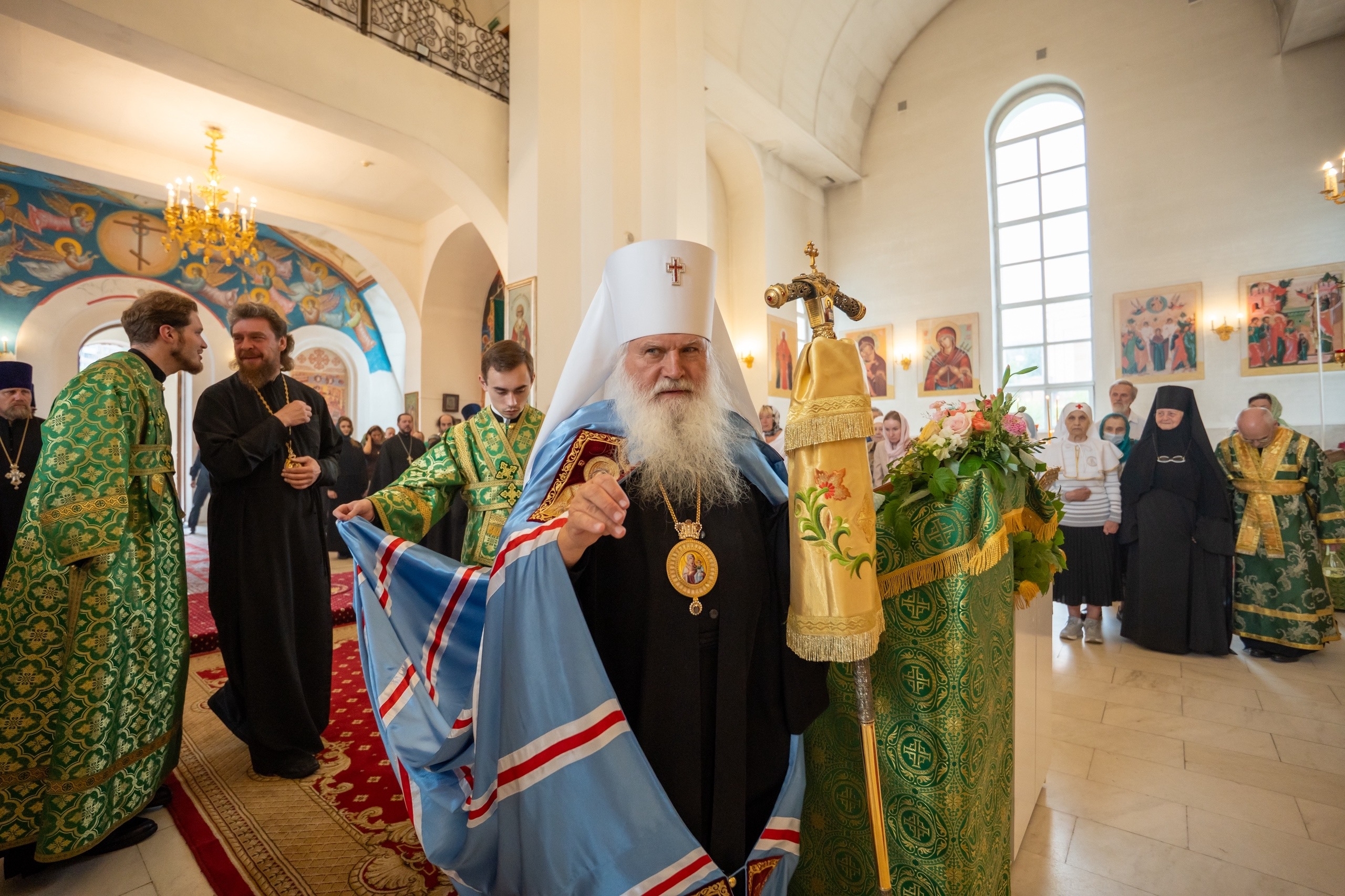 Всенощное бдение престольного праздника в Серафимовском кафедральном соборе