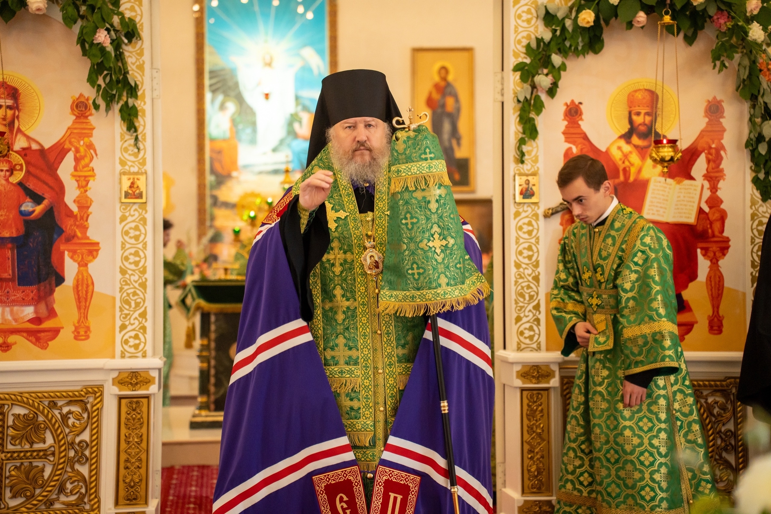 Всенощное бдение престольного праздника в Серафимовском кафедральном соборе