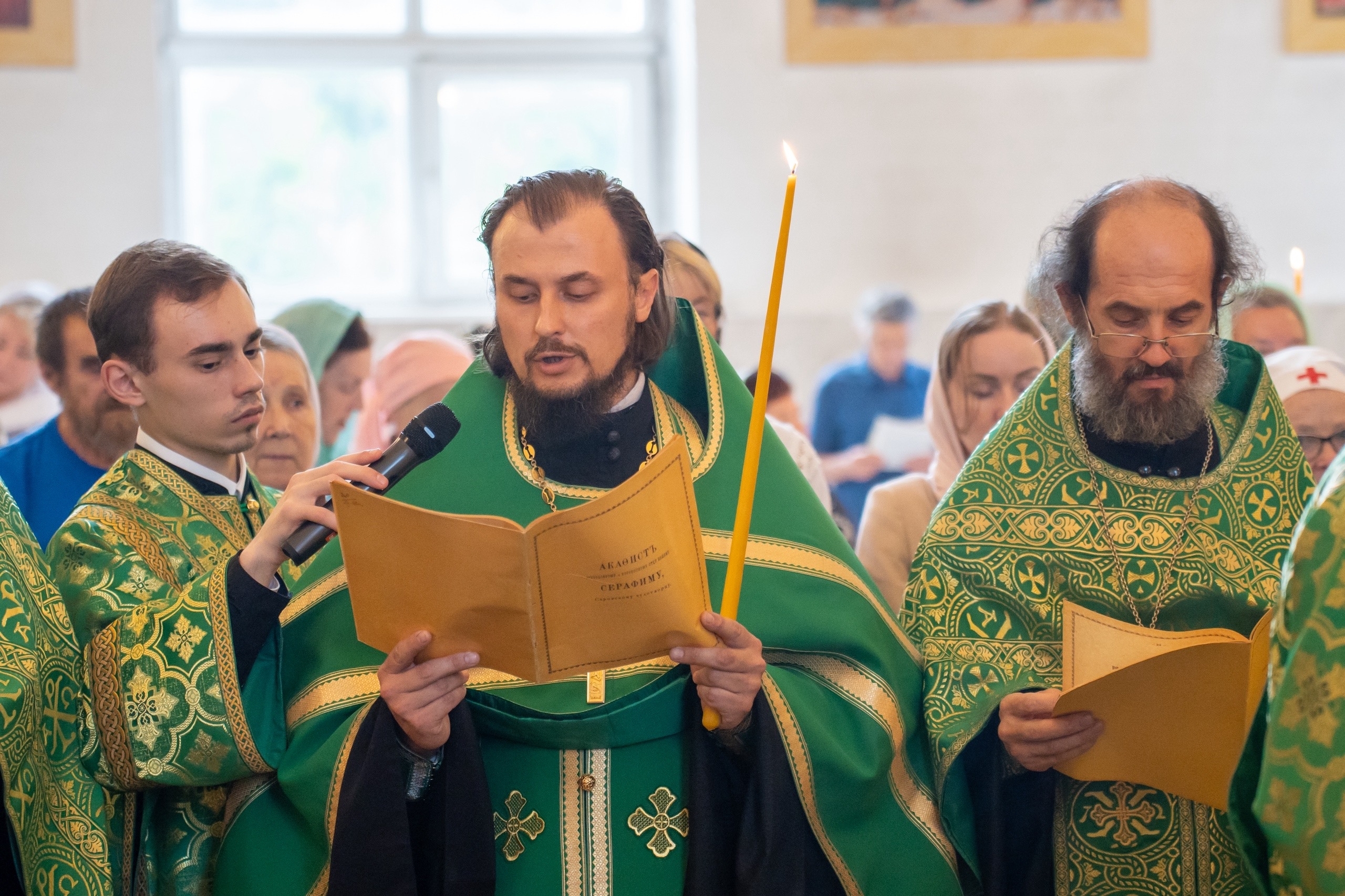 Всенощное бдение престольного праздника в Серафимовском кафедральном соборе