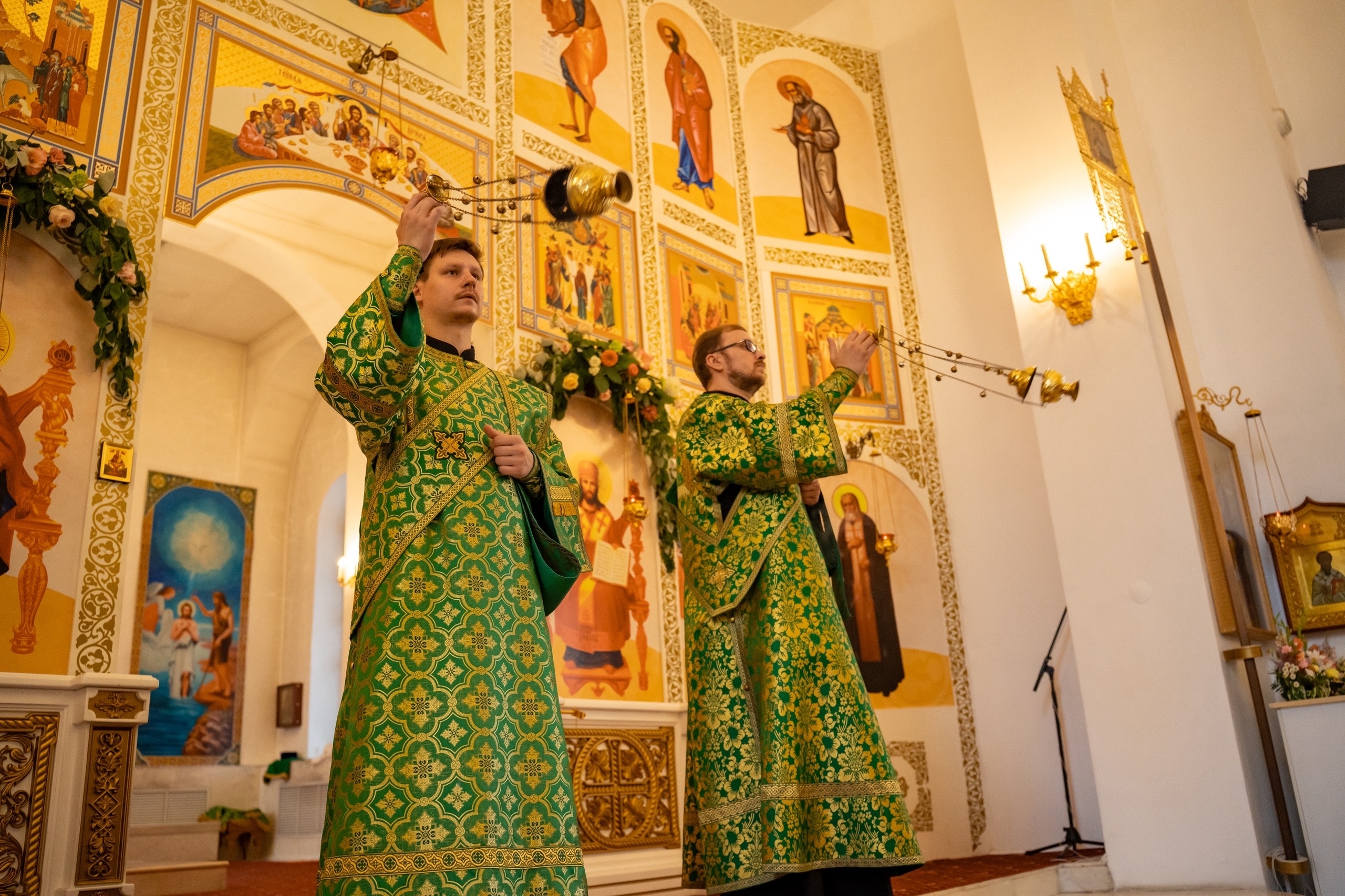 Всенощное бдение престольного праздника в Серафимовском кафедральном соборе