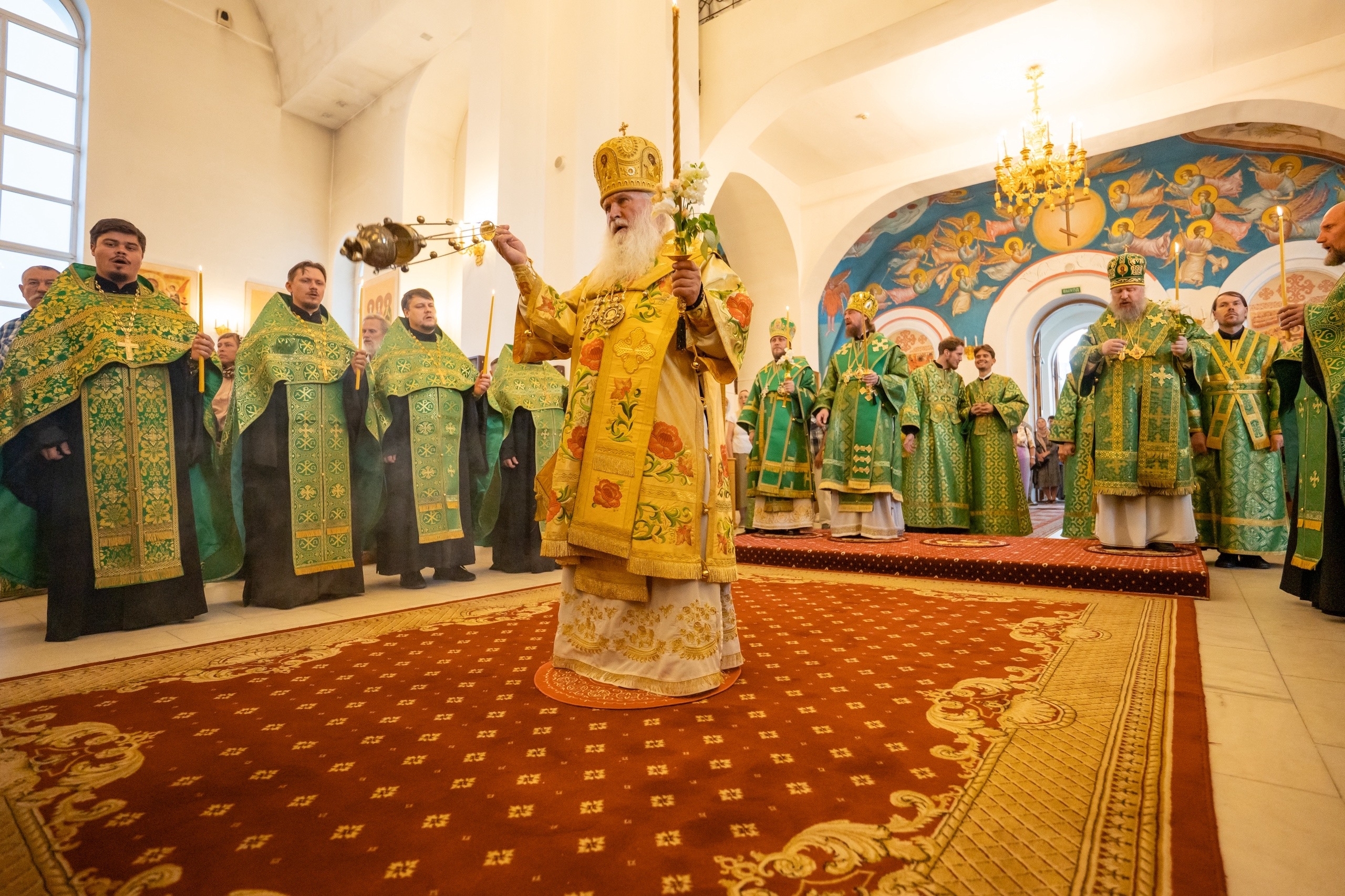 Всенощное бдение престольного праздника в Серафимовском кафедральном соборе