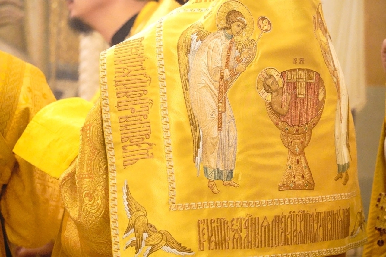 Литургия в кафедральном соборе Рождества Христова
