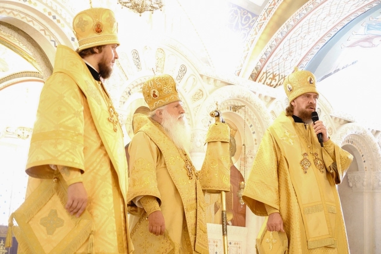 Литургия в кафедральном соборе Рождества Христова