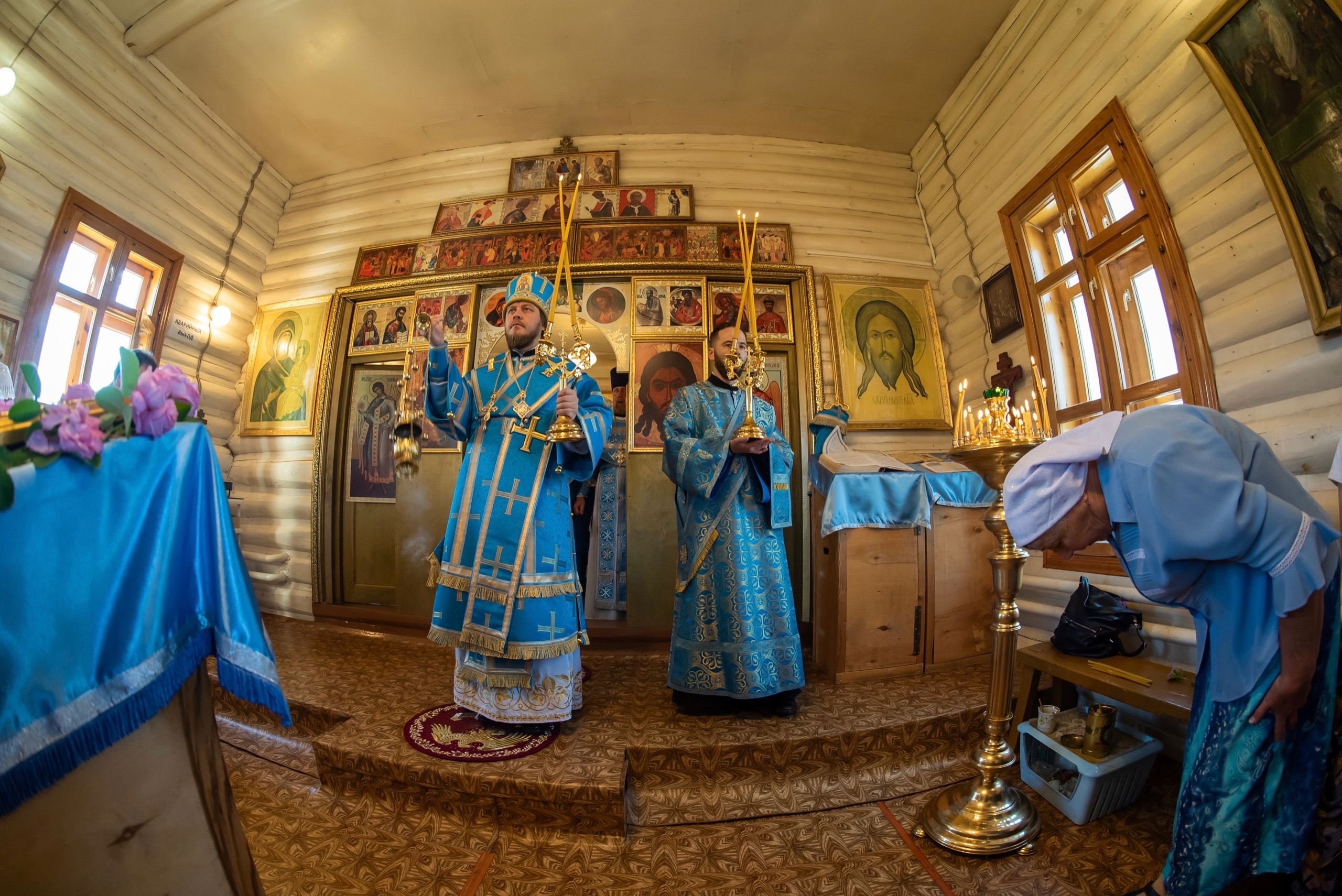 Литургия в храме Владимирской иконы Божией Матери