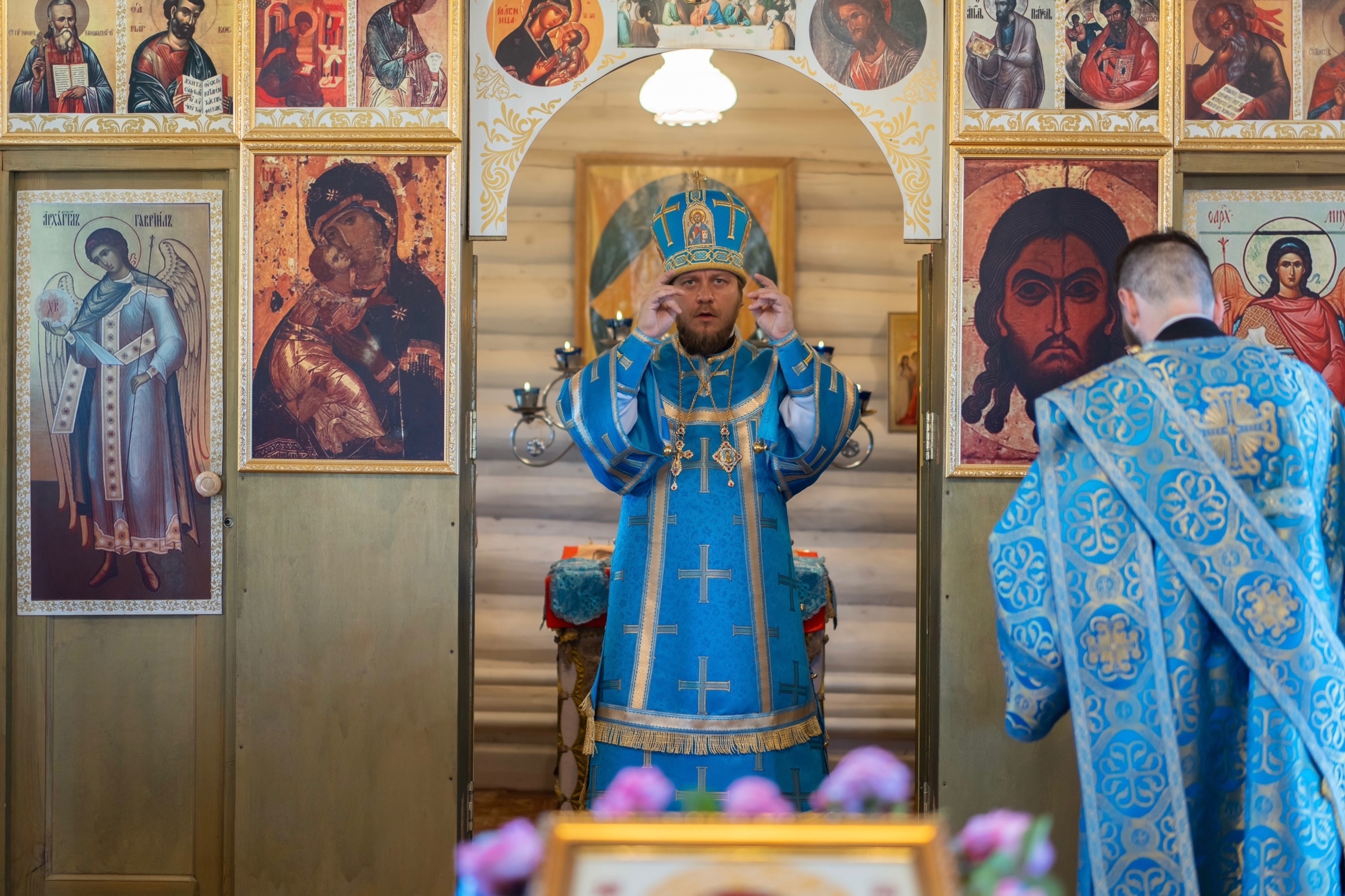 Литургия в храме Владимирской иконы Божией Матери