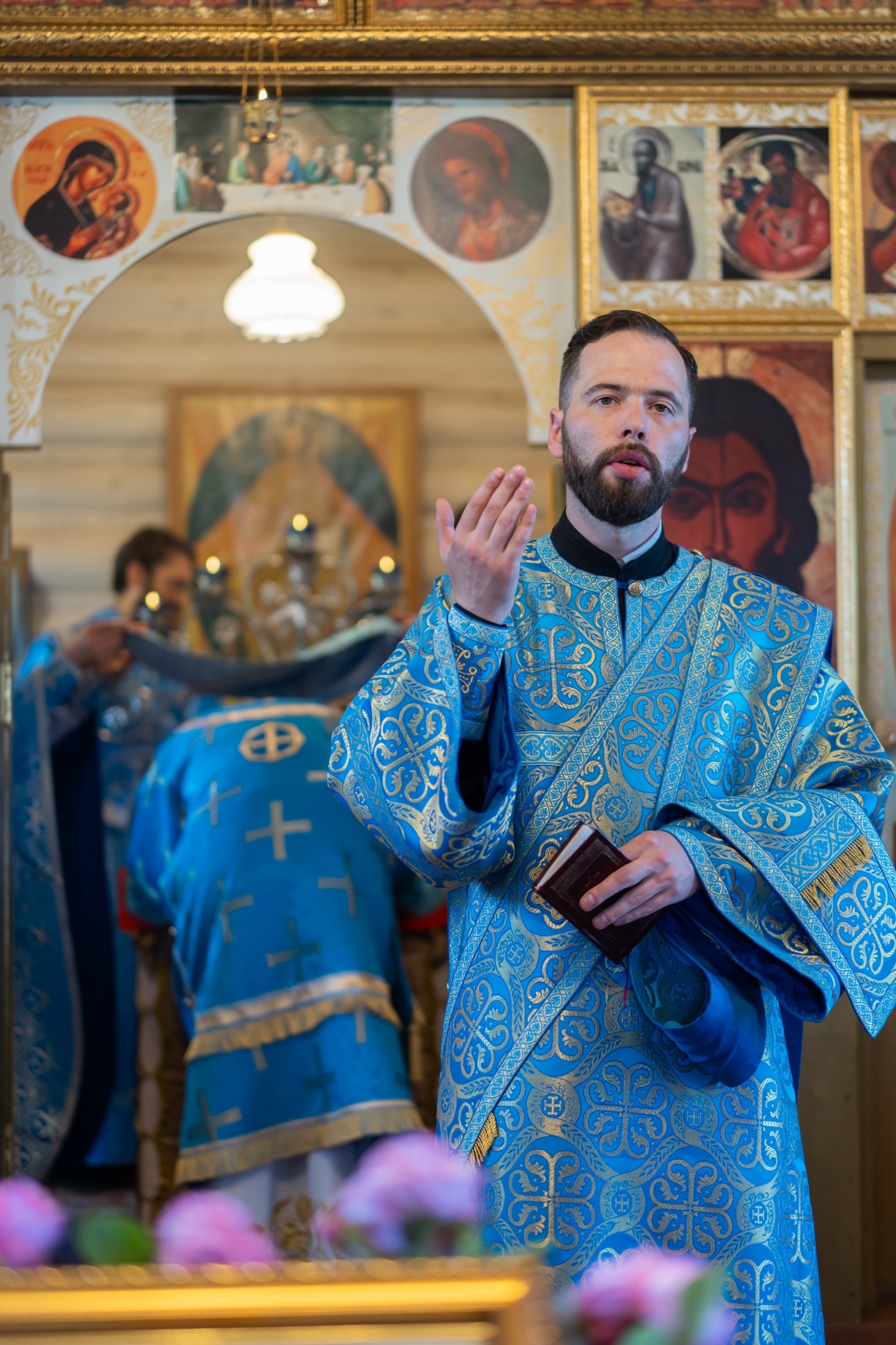 Литургия в храме Владимирской иконы Божией Матери
