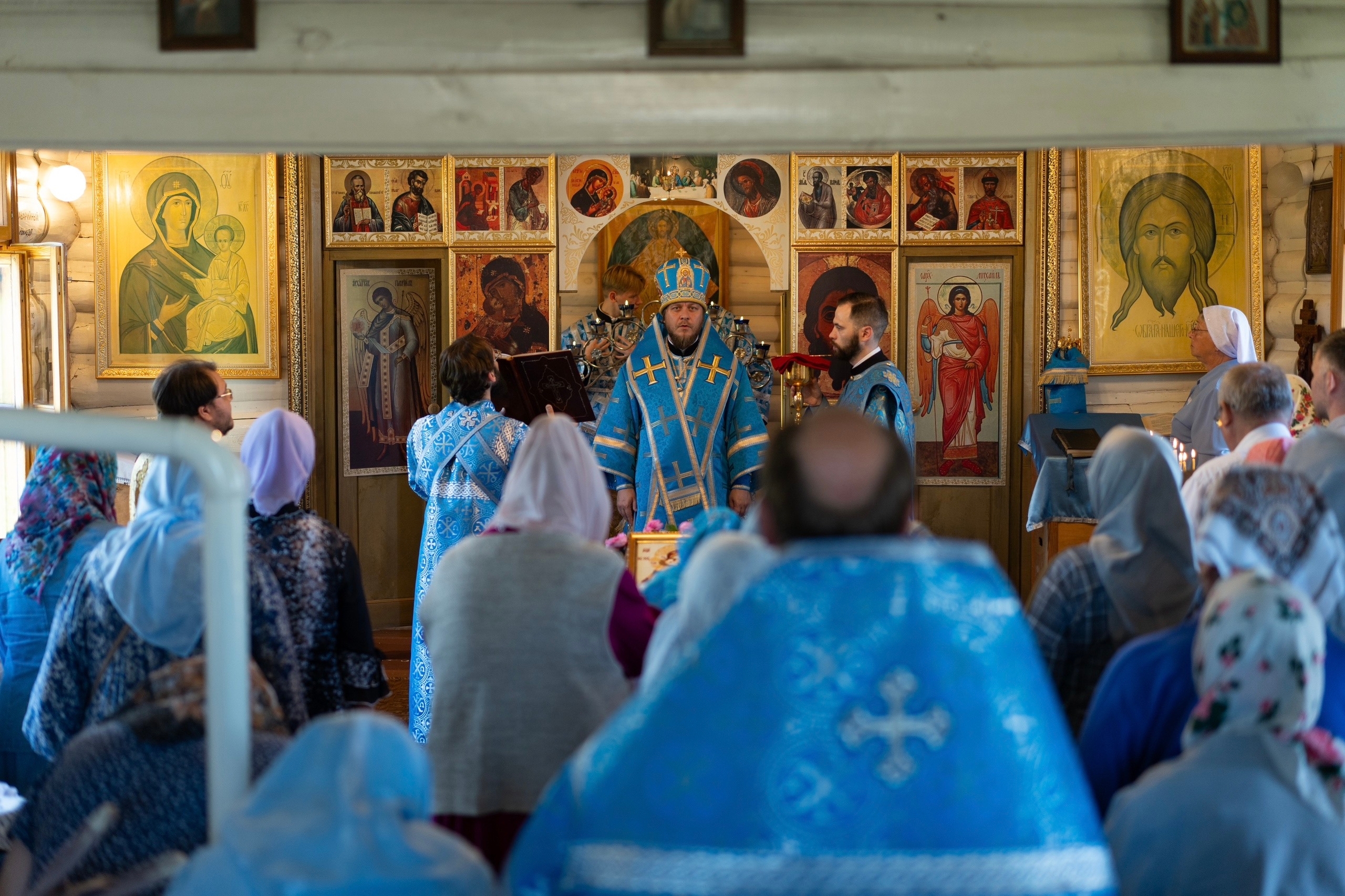 Литургия в храме Владимирской иконы Божией Матери