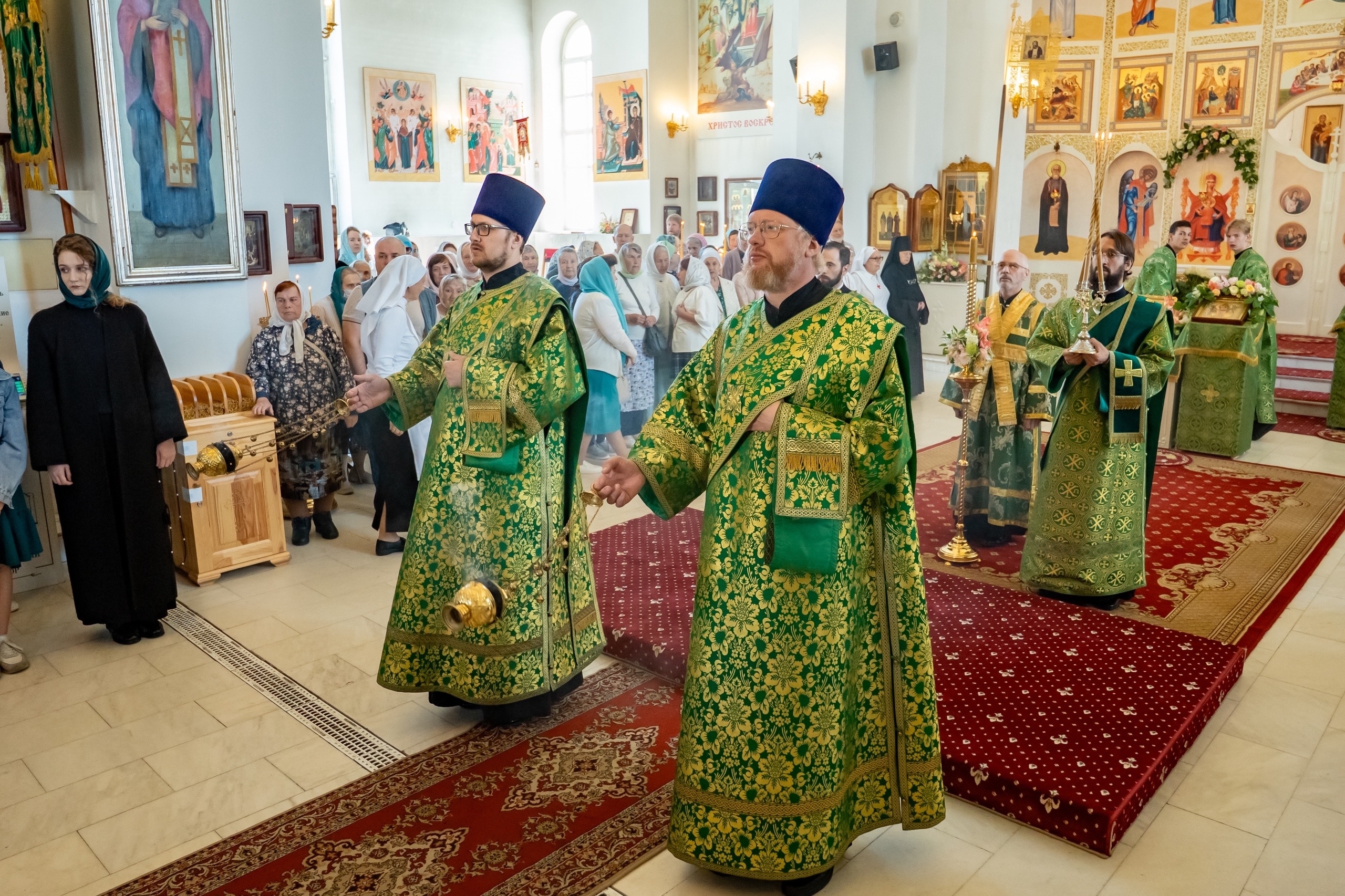 Престольный праздник в Серафимовском кафедральном соборе