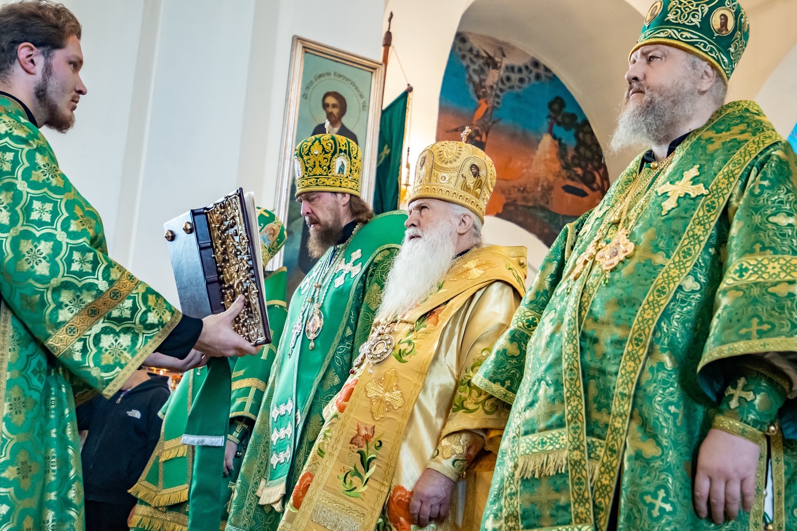 Престольный праздник в Серафимовском кафедральном соборе