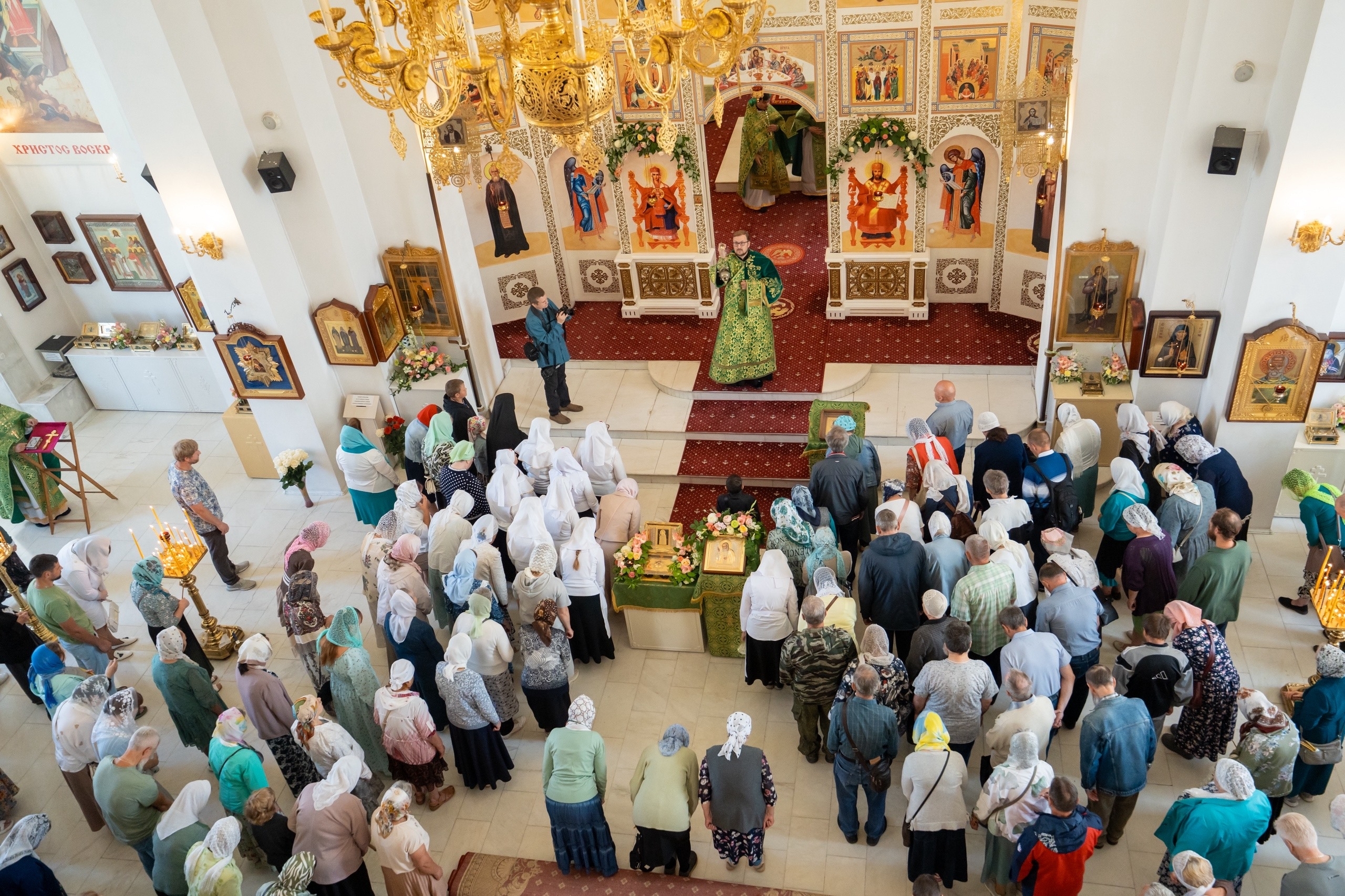 Престольный праздник в Серафимовском кафедральном соборе