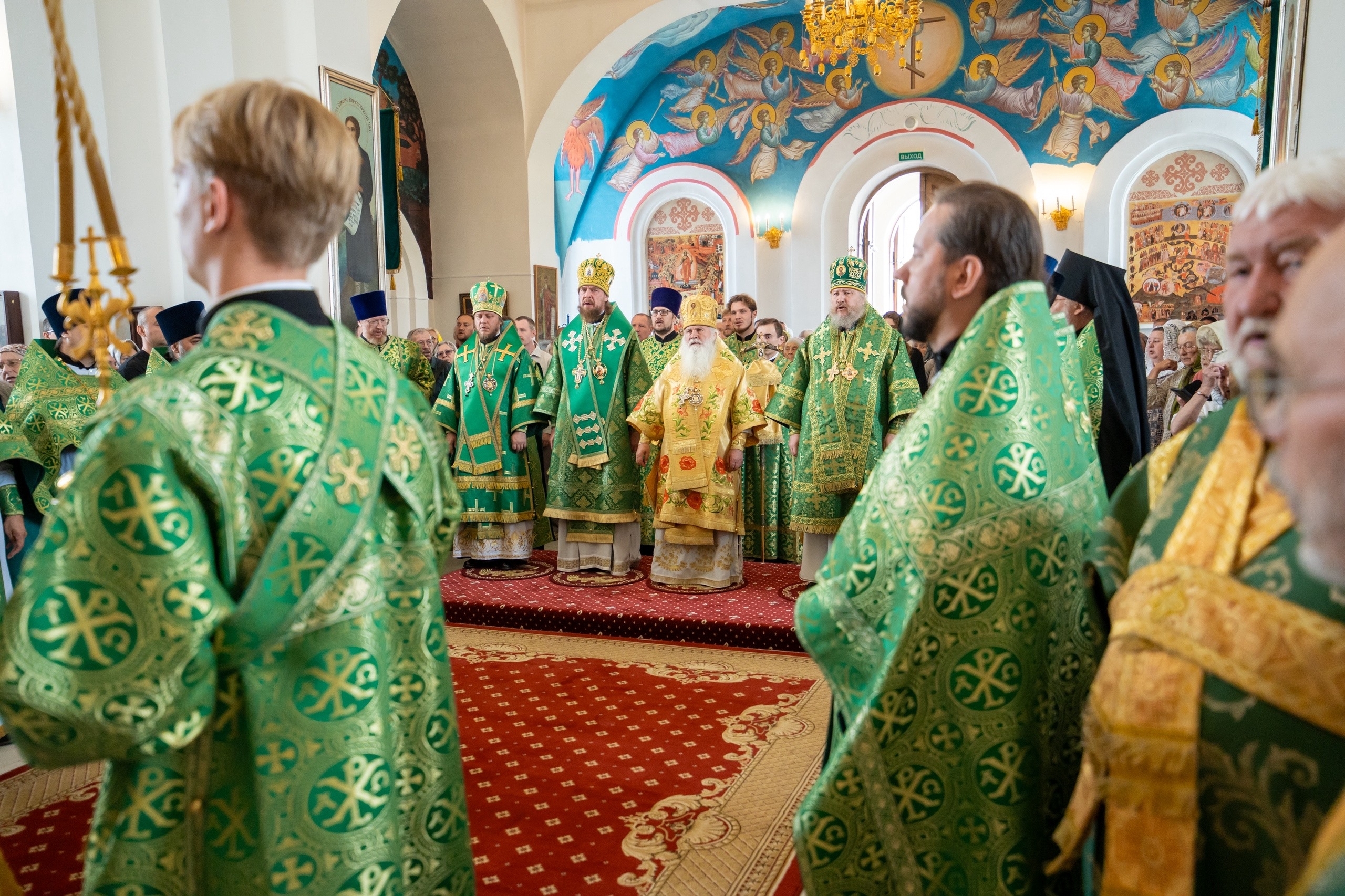 Престольный праздник в Серафимовском кафедральном соборе
