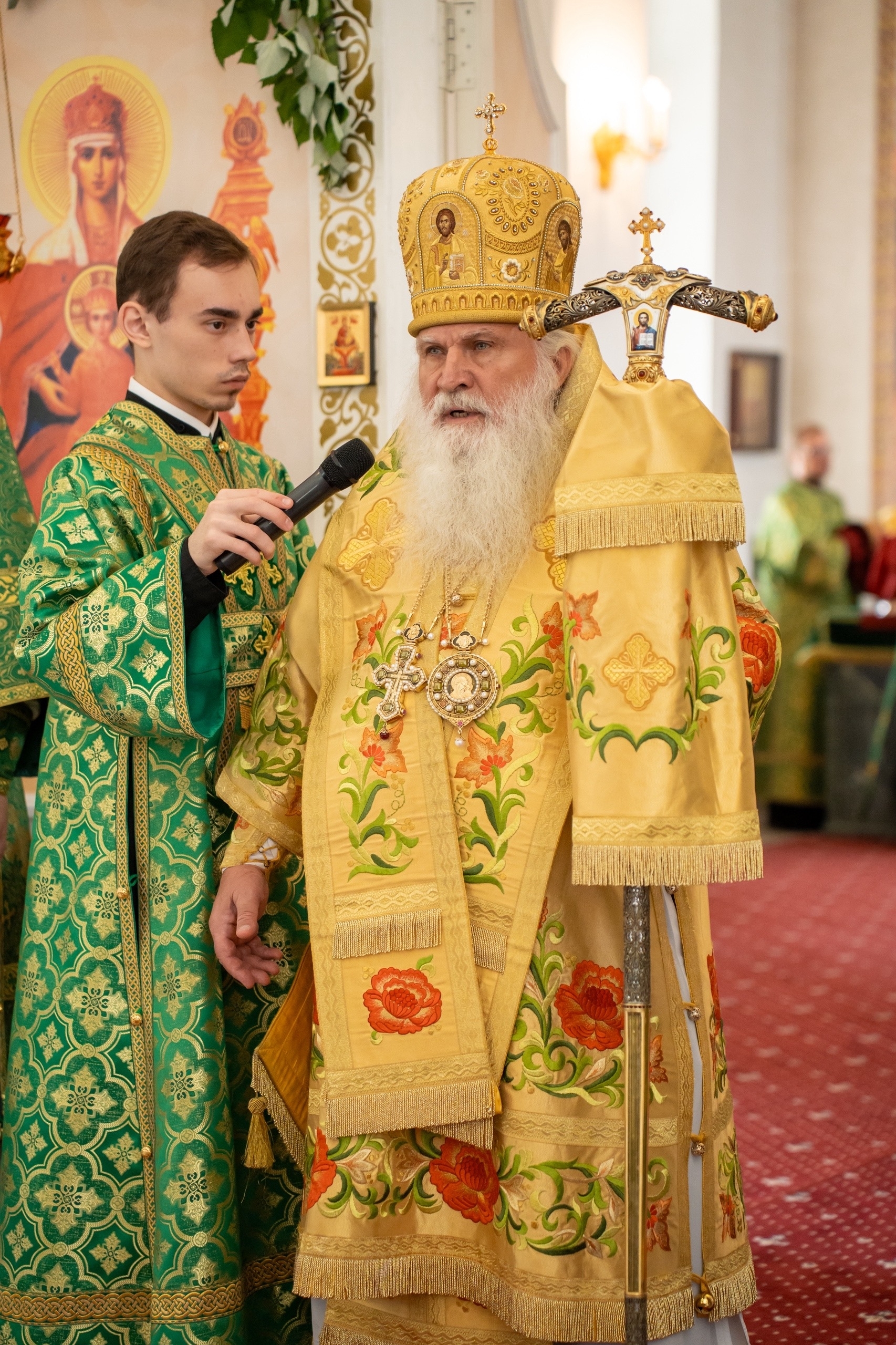 Престольный праздник в Серафимовском кафедральном соборе