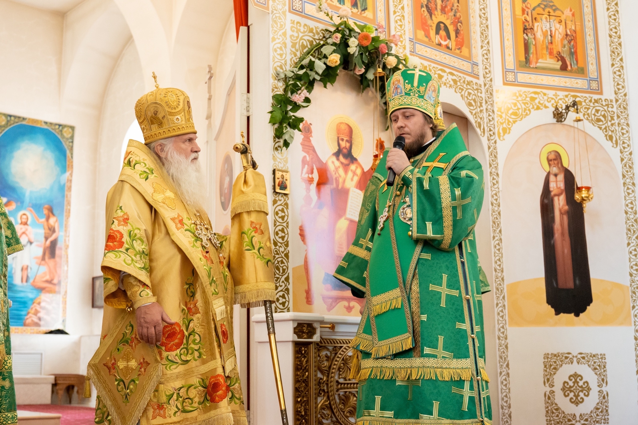 Престольный праздник в Серафимовском кафедральном соборе