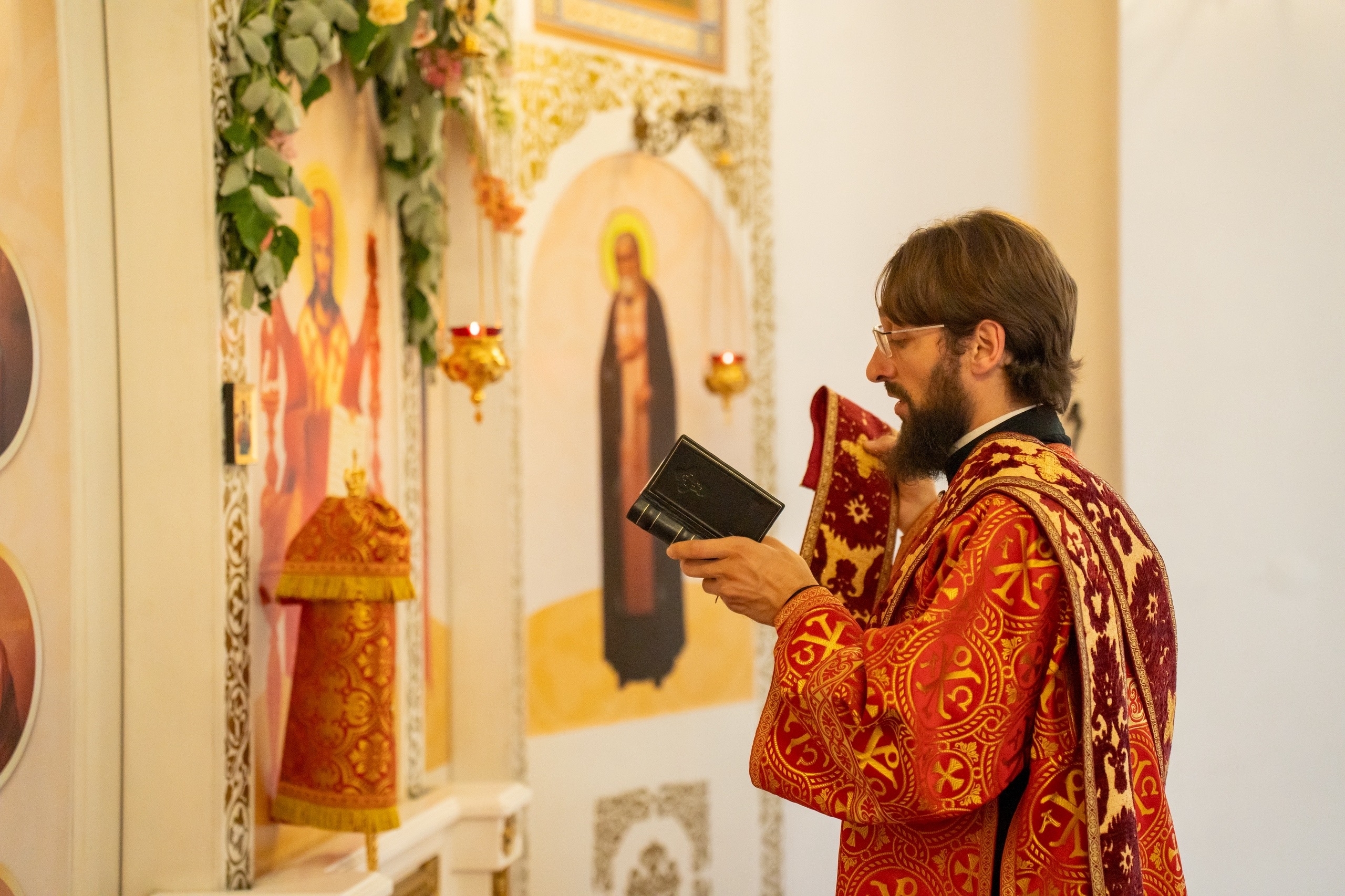 Всенощное бдение в канун Недели 9-ой по Пятидесятнице, прор. Божия Илии