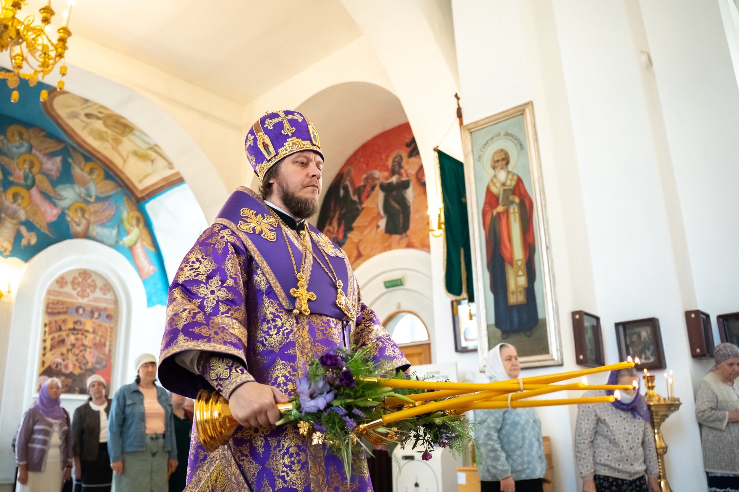 Литургия в пятницу 11-й седмицы по Пятидесятнице, Изнесение Честных Древ Животворящего Креста Господня