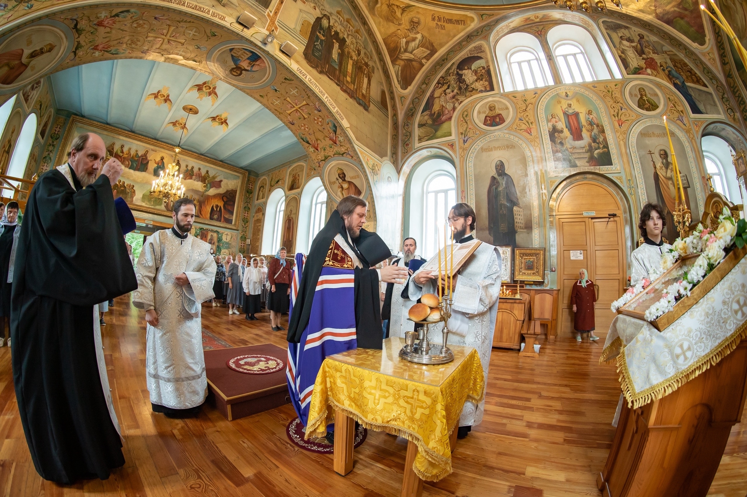Всенощное бдение в канун Преображения господня в Никольском соборном храме г. Сатка