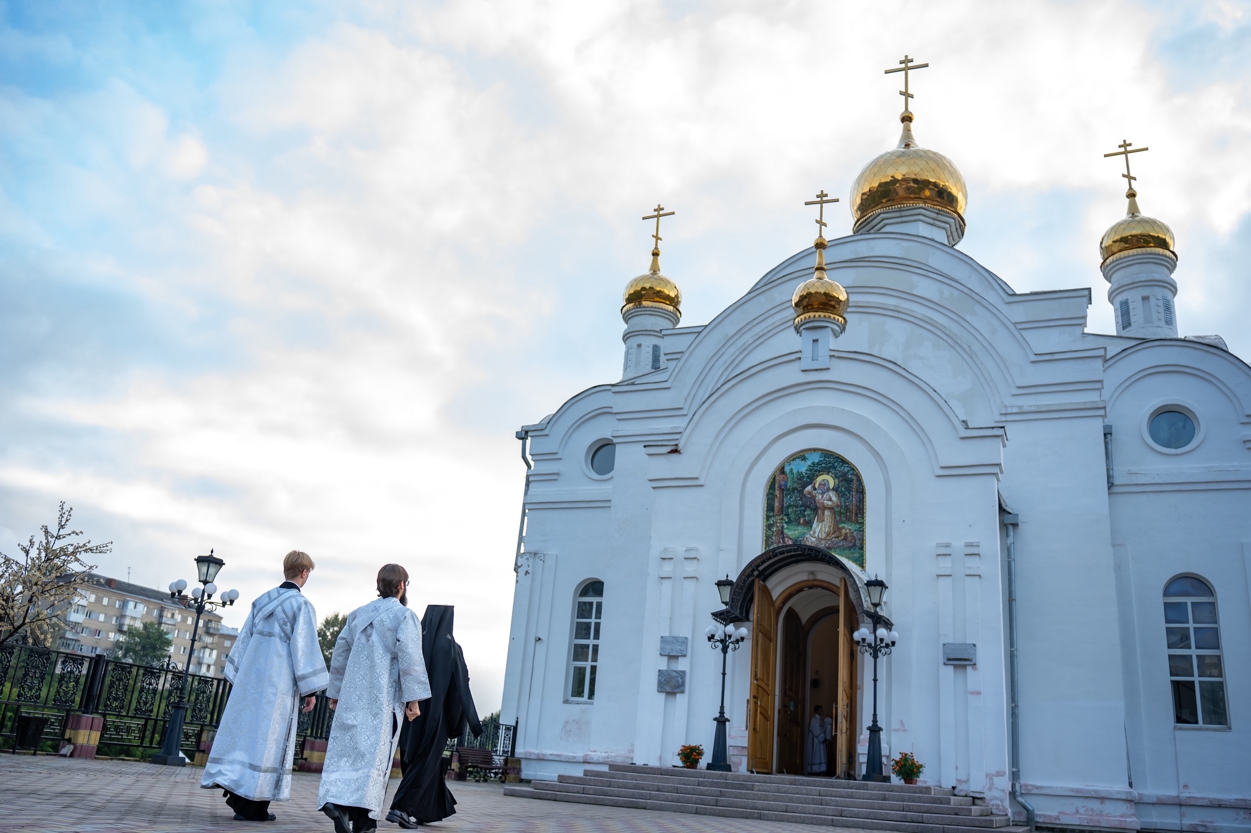 Литургия на Преображение Господне в Серафимовском кафедральном соборе