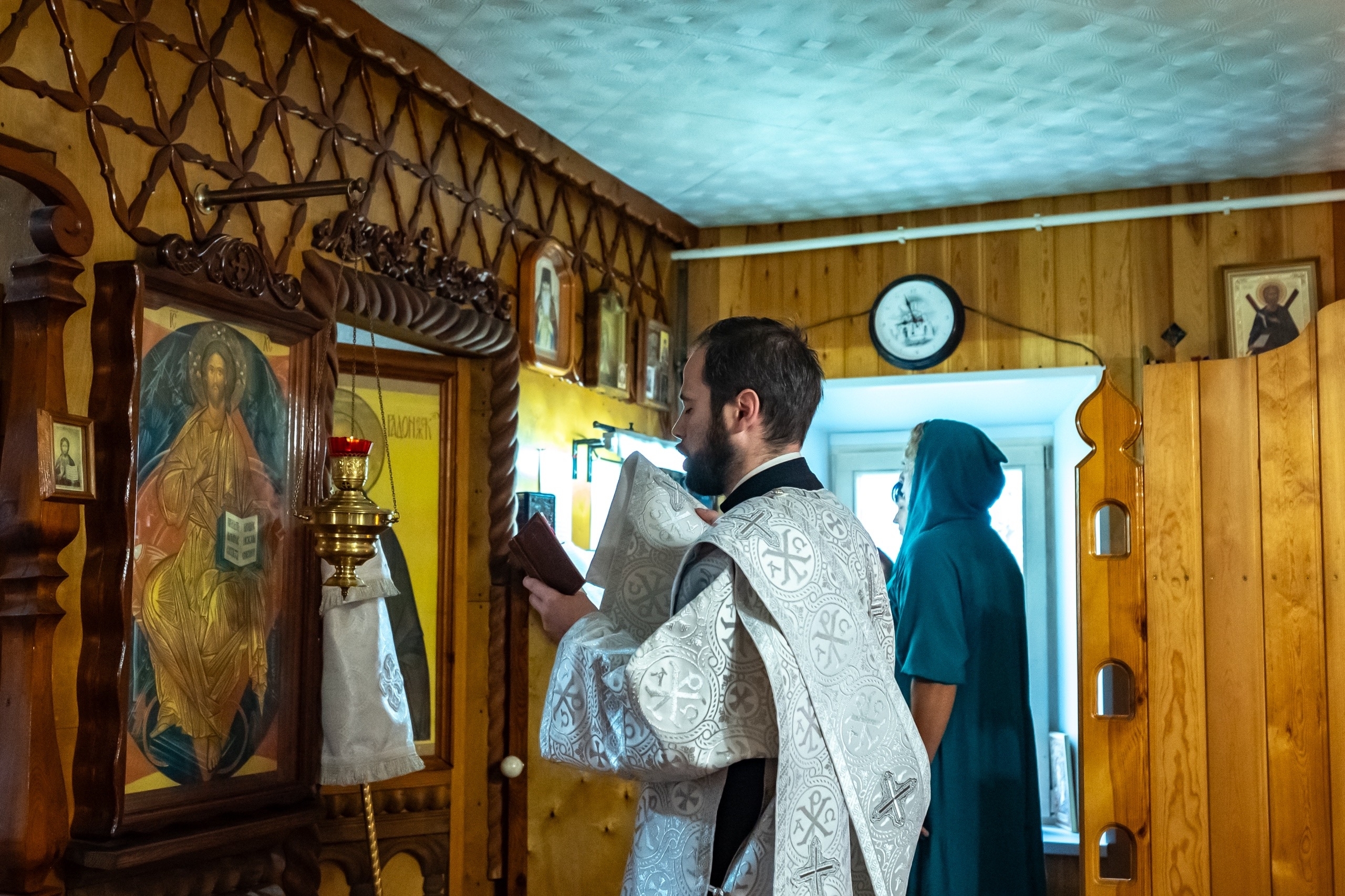 Литургия в Неделю 12-ю по Пятидесятнице, сщмчч. архидиакона Лаврентия в Сергиевском храме Воскресенского мужского монастыря п. Иструть