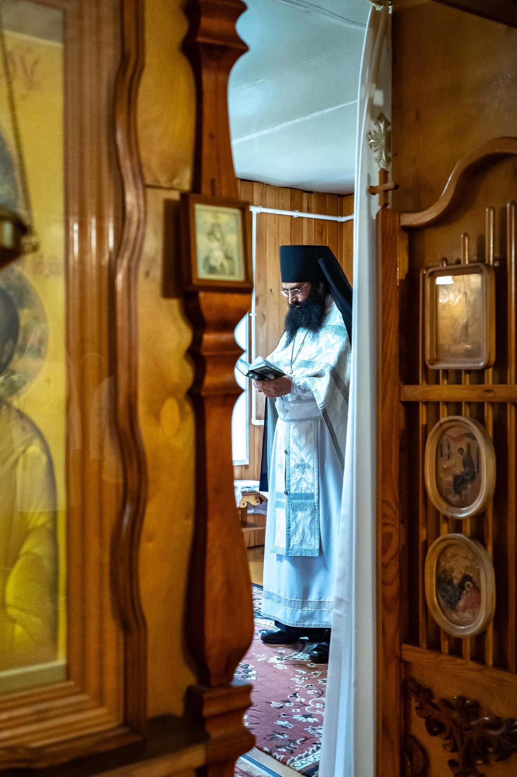 Литургия в Неделю 12-ю по Пятидесятнице, сщмчч. архидиакона Лаврентия в Сергиевском храме Воскресенского мужского монастыря п. Иструть