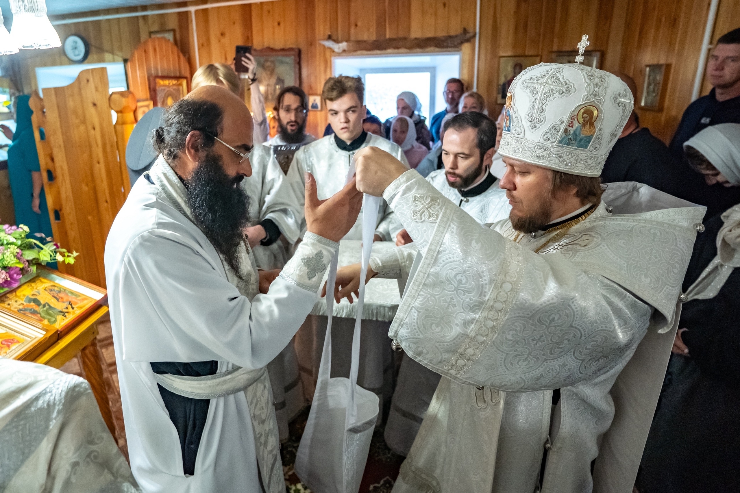 Литургия в Неделю 12-ю по Пятидесятнице, сщмчч. архидиакона Лаврентия в Сергиевском храме Воскресенского мужского монастыря п. Иструть