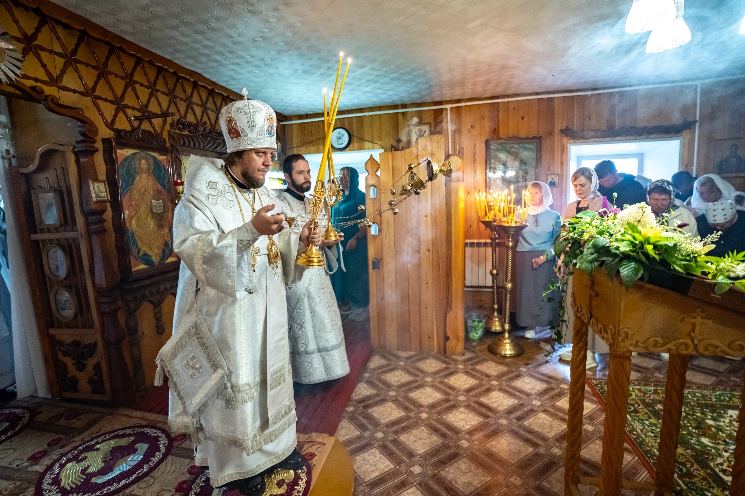 Литургия в Неделю 12-ю по Пятидесятнице, сщмчч. архидиакона Лаврентия в Сергиевском храме Воскресенского мужского монастыря п. Иструть