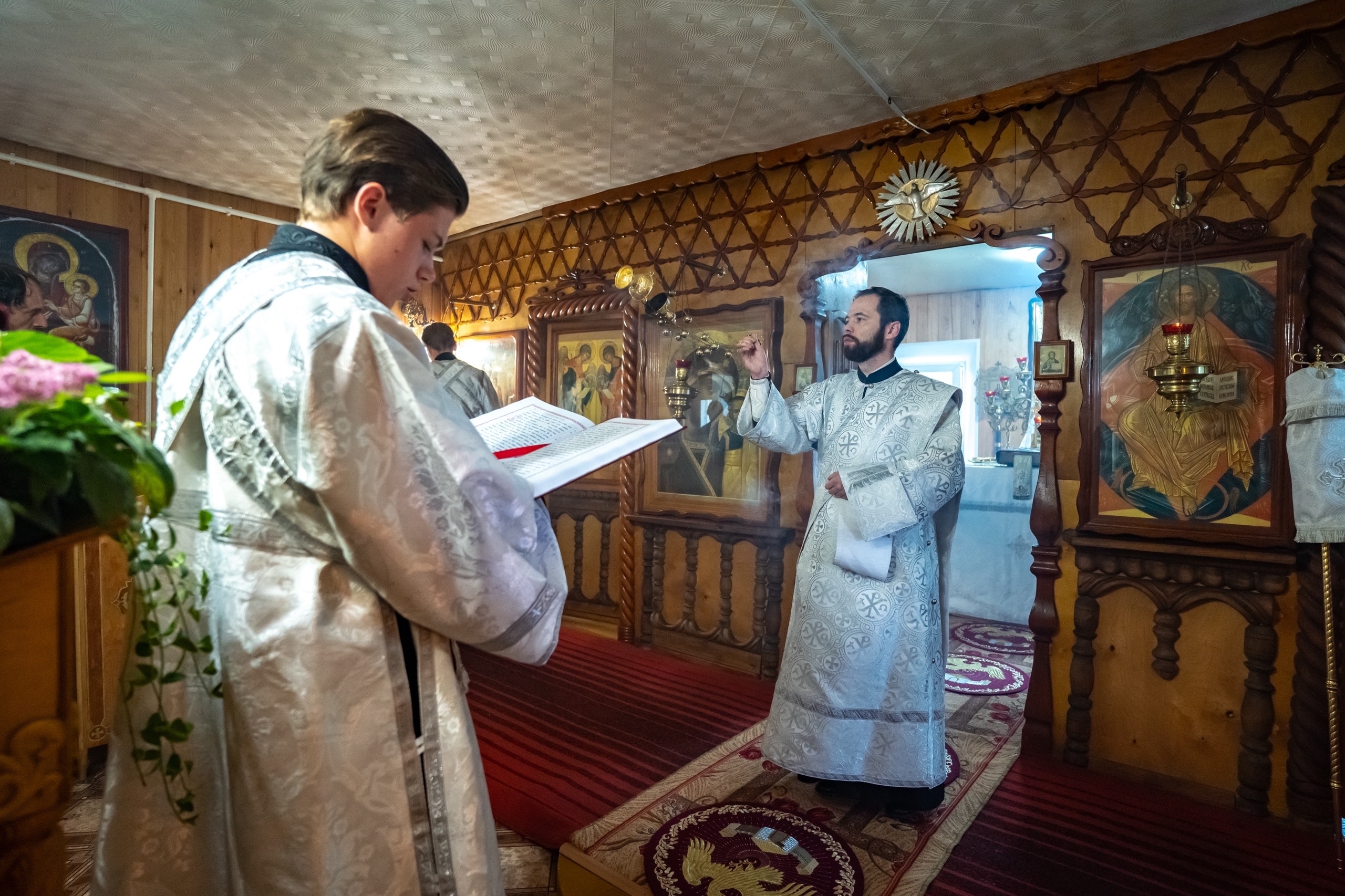Литургия в Неделю 12-ю по Пятидесятнице, сщмчч. архидиакона Лаврентия в Сергиевском храме Воскресенского мужского монастыря п. Иструть