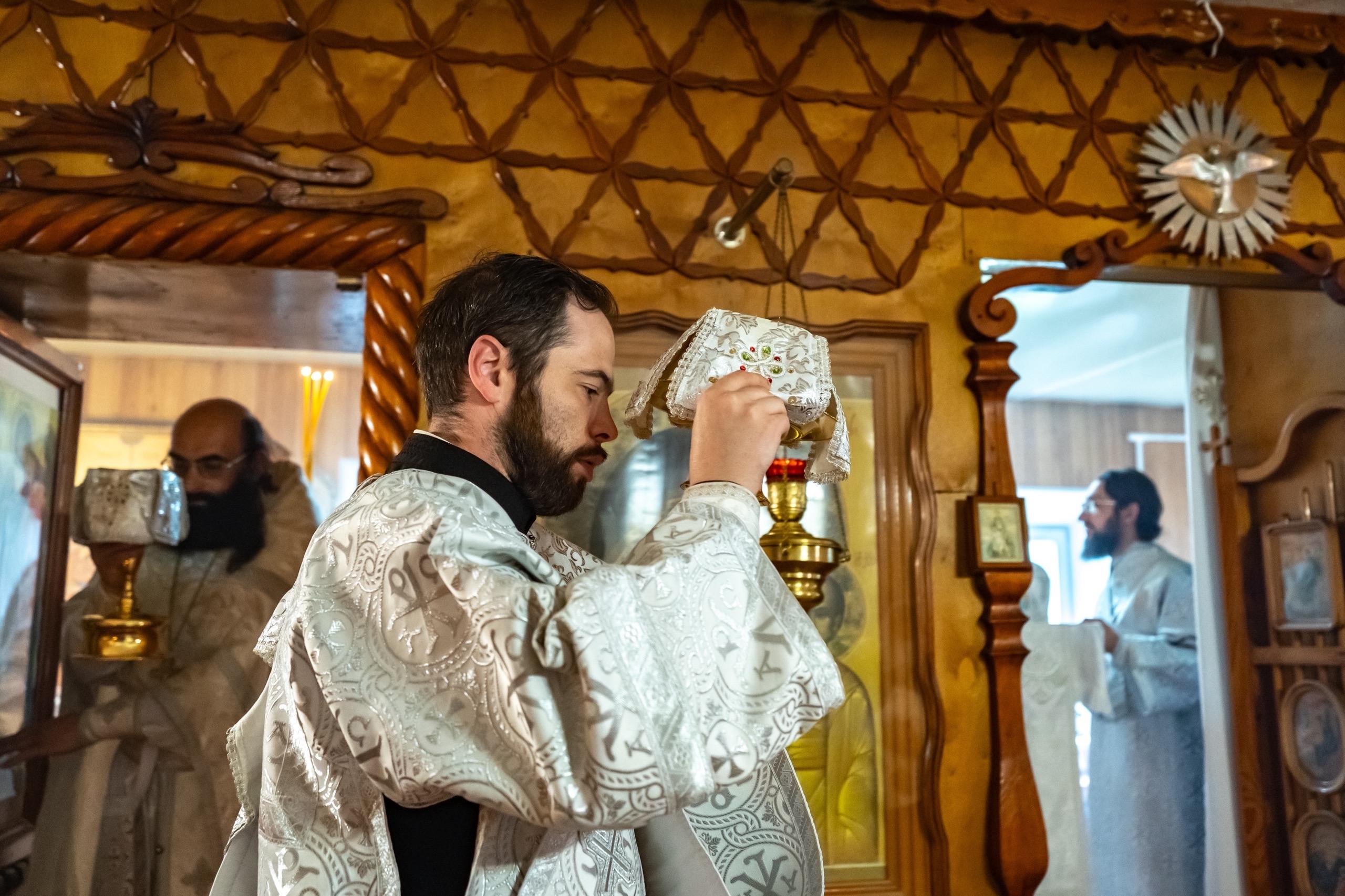 Литургия в Неделю 12-ю по Пятидесятнице, сщмчч. архидиакона Лаврентия в Сергиевском храме Воскресенского мужского монастыря п. Иструть