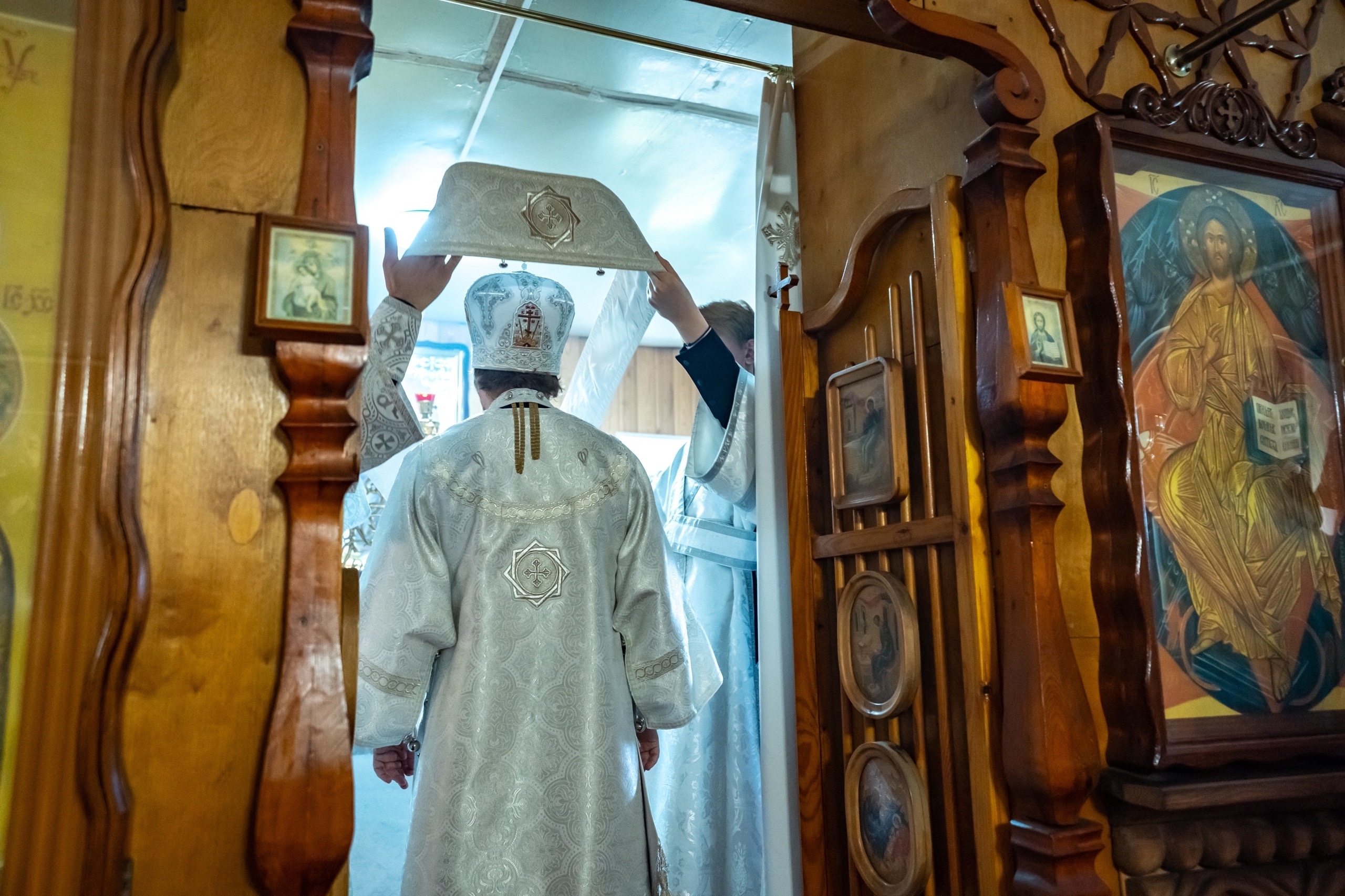 Литургия в Неделю 12-ю по Пятидесятнице, сщмчч. архидиакона Лаврентия в Сергиевском храме Воскресенского мужского монастыря п. Иструть