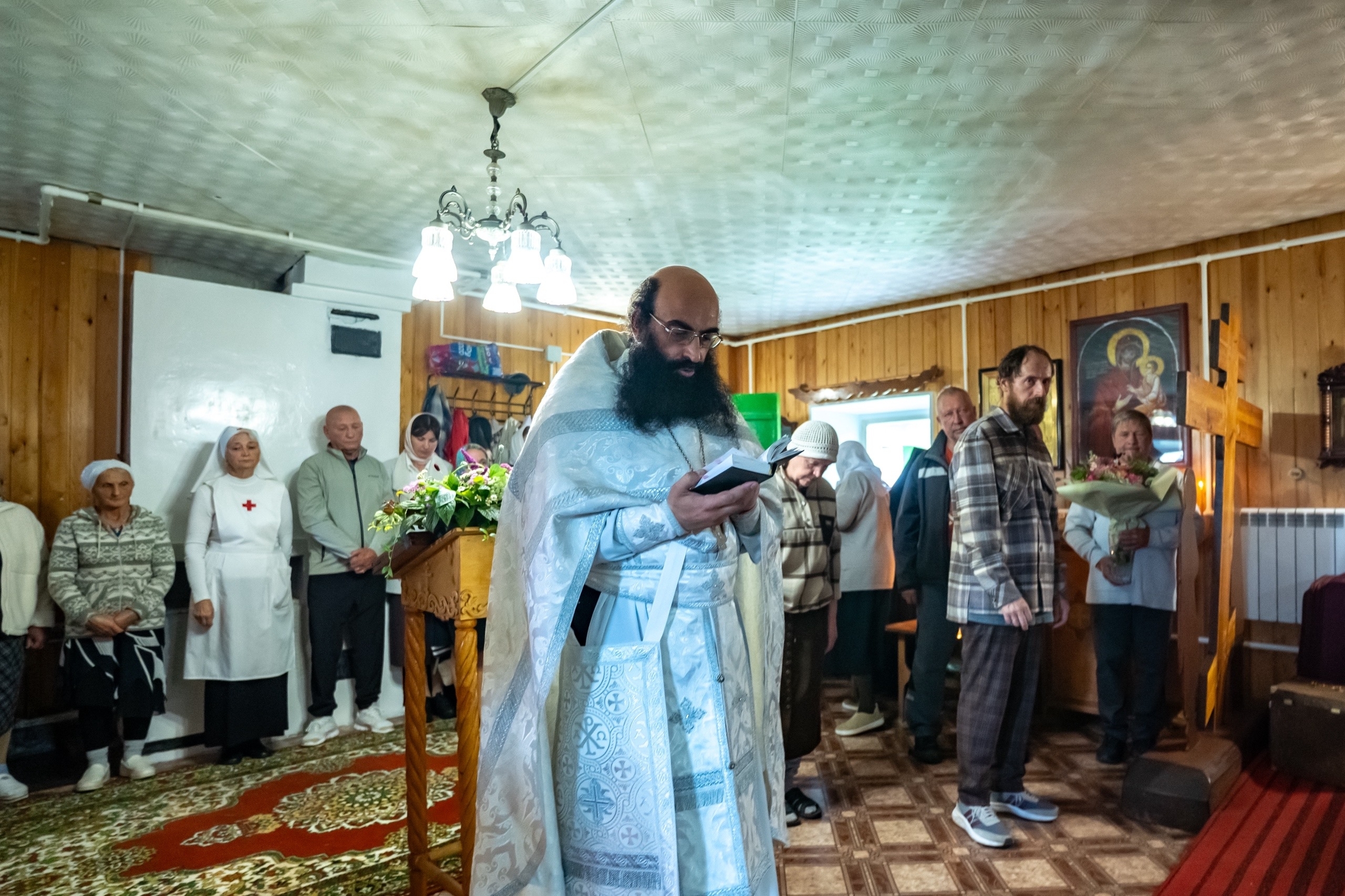 Литургия в Неделю 12-ю по Пятидесятнице, сщмчч. архидиакона Лаврентия в Сергиевском храме Воскресенского мужского монастыря п. Иструть
