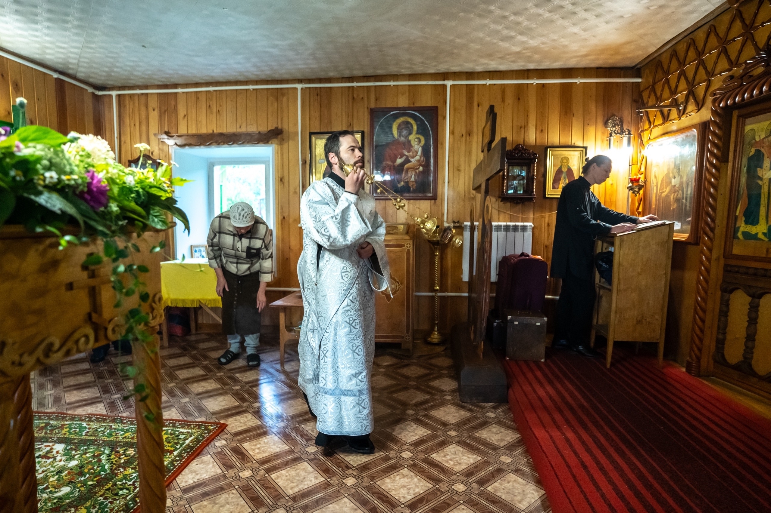 Литургия в Неделю 12-ю по Пятидесятнице, сщмчч. архидиакона Лаврентия в Сергиевском храме Воскресенского мужского монастыря п. Иструть