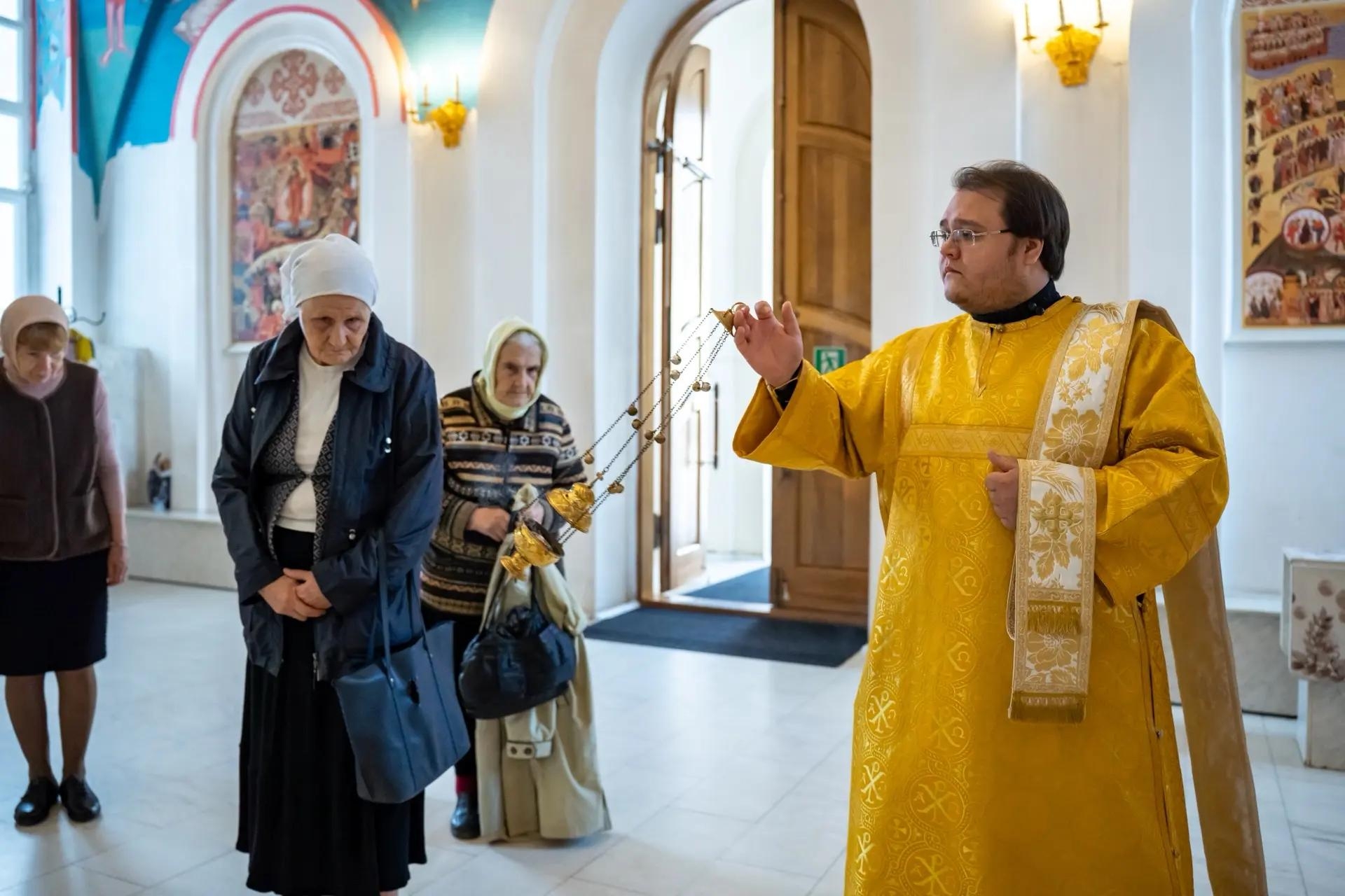 Литургия в среду 13-й седмицы по Пятидесятнице, свт. Тихона, епископа Воронежского, Задонского чудотворца, отдание Преображения Господня