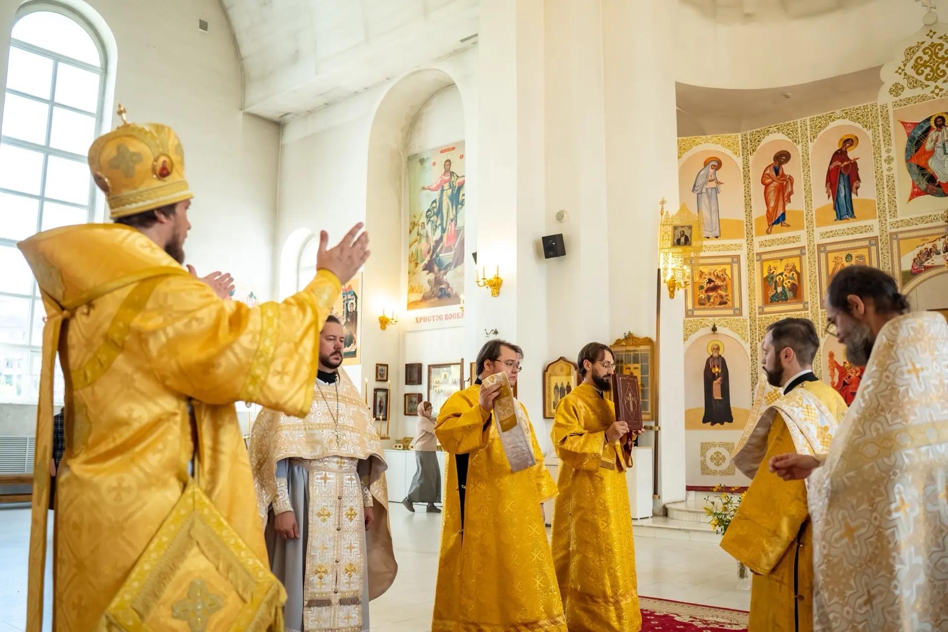 Литургия в среду 13-й седмицы по Пятидесятнице, свт. Тихона, епископа Воронежского, Задонского чудотворца, отдание Преображения Господня