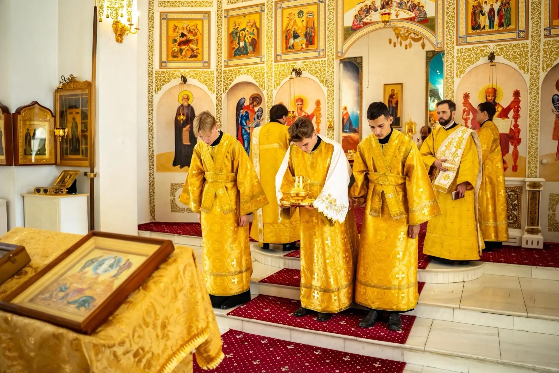 Литургия в среду 13-й седмицы по Пятидесятнице, свт. Тихона, епископа Воронежского, Задонского чудотворца, отдание Преображения Господня