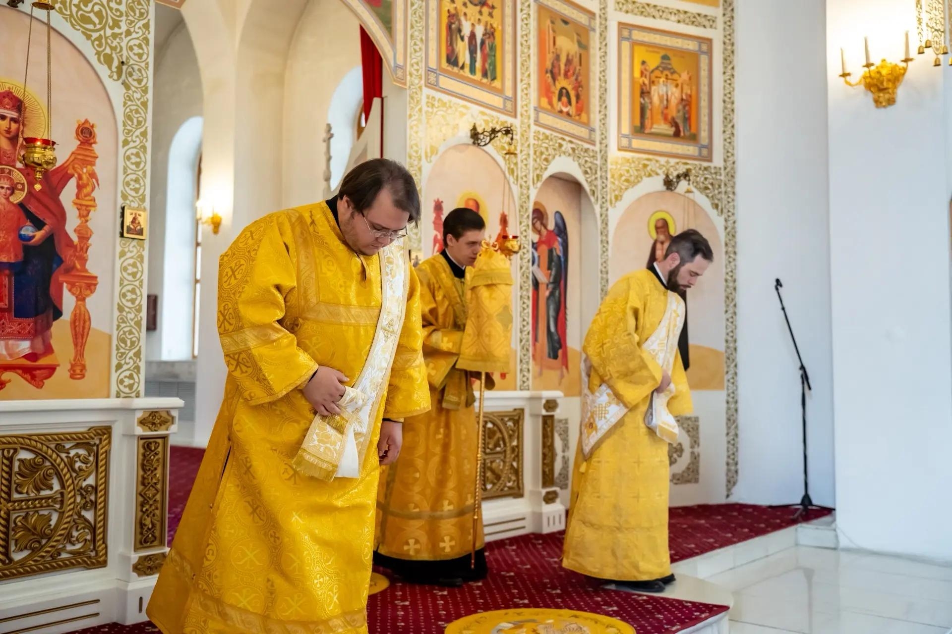 Литургия в среду 13-й седмицы по Пятидесятнице, свт. Тихона, епископа Воронежского, Задонского чудотворца, отдание Преображения Господня