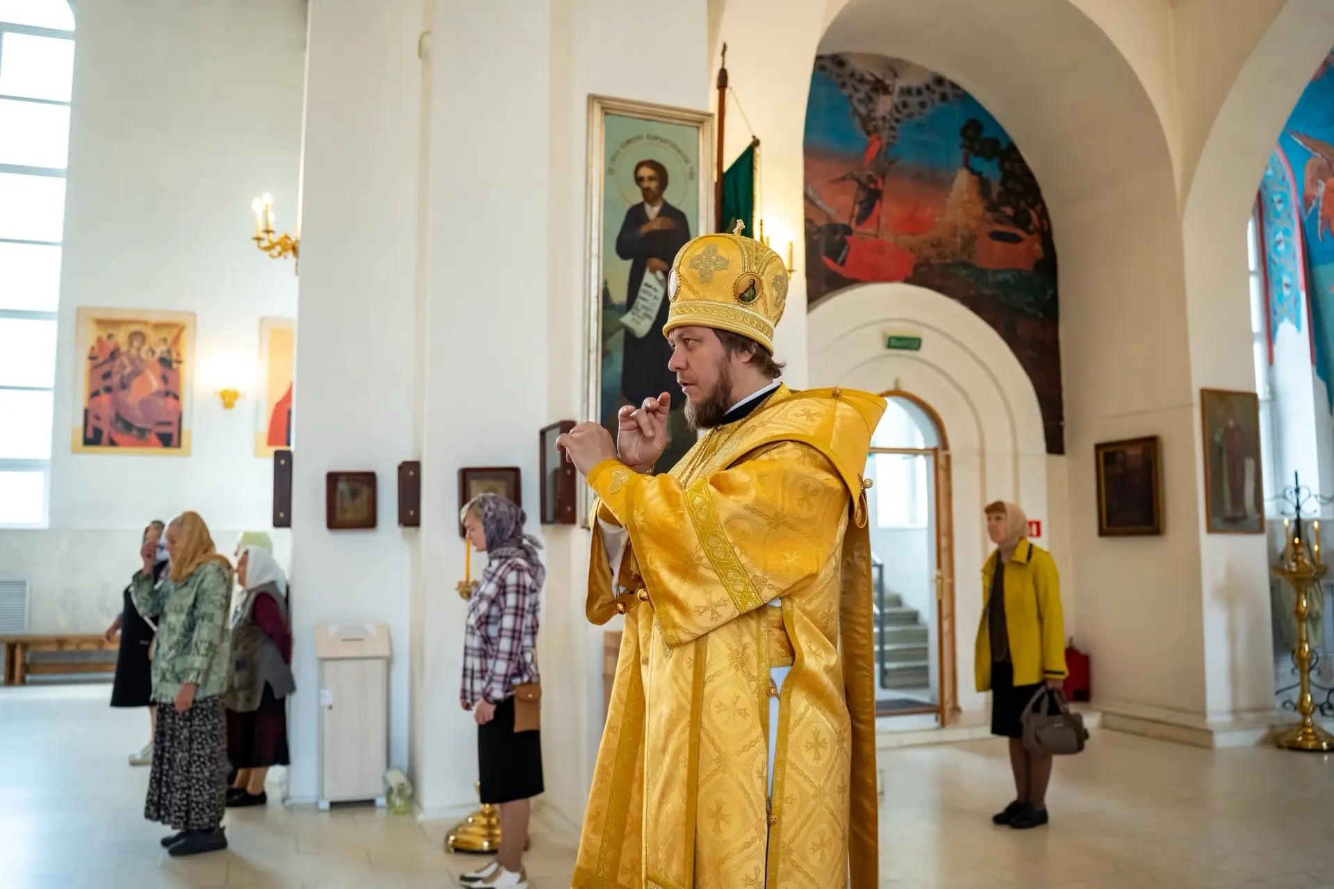 Литургия в среду 13-й седмицы по Пятидесятнице, свт. Тихона, епископа Воронежского, Задонского чудотворца, отдание Преображения Господня