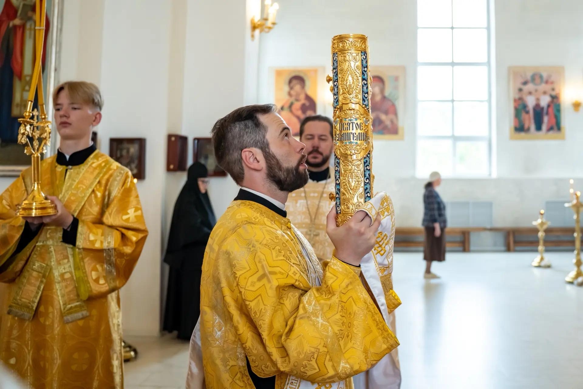 Литургия в среду 13-й седмицы по Пятидесятнице, свт. Тихона, епископа Воронежского, Задонского чудотворца, отдание Преображения Господня