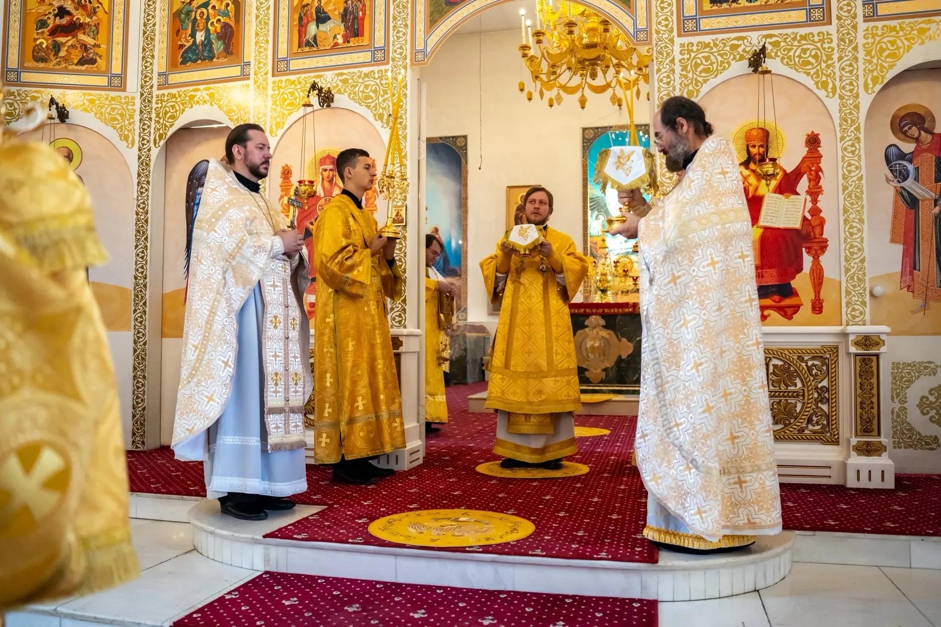 Литургия в среду 13-й седмицы по Пятидесятнице, свт. Тихона, епископа Воронежского, Задонского чудотворца, отдание Преображения Господня