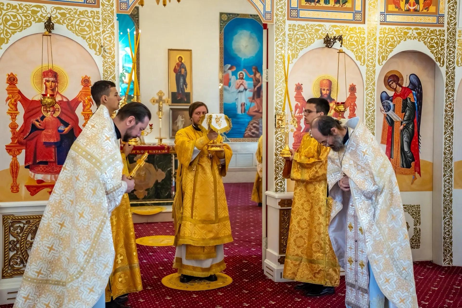 Литургия в среду 13-й седмицы по Пятидесятнице, свт. Тихона, епископа Воронежского, Задонского чудотворца, отдание Преображения Господня